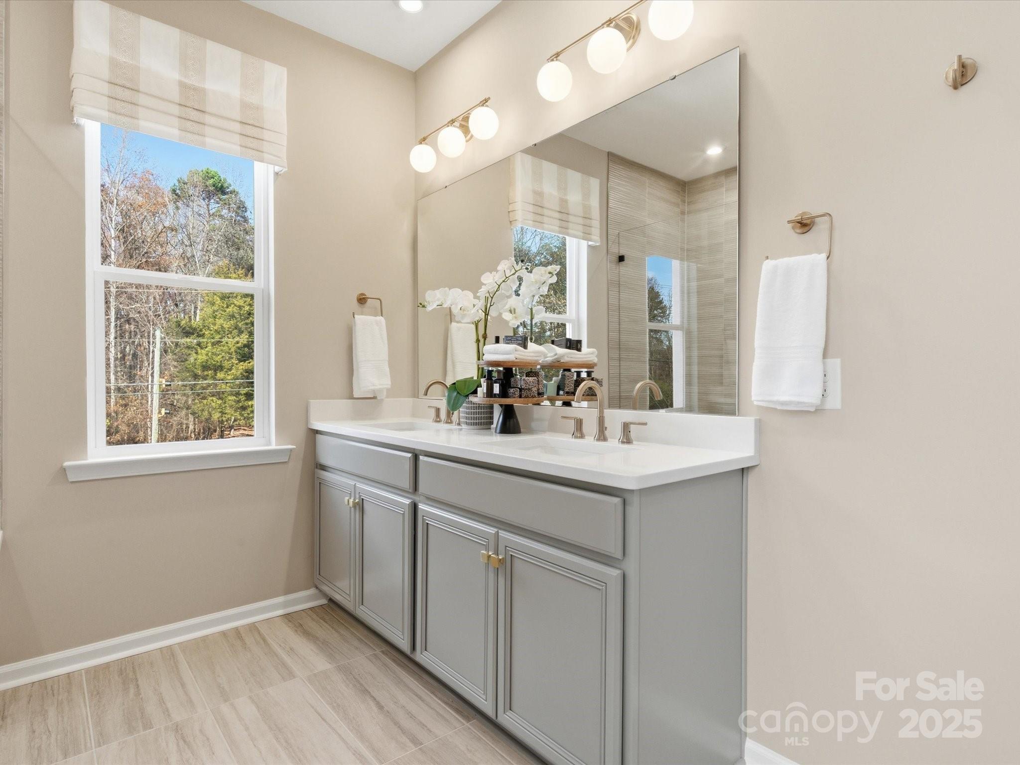 Ellis Townes - Residential