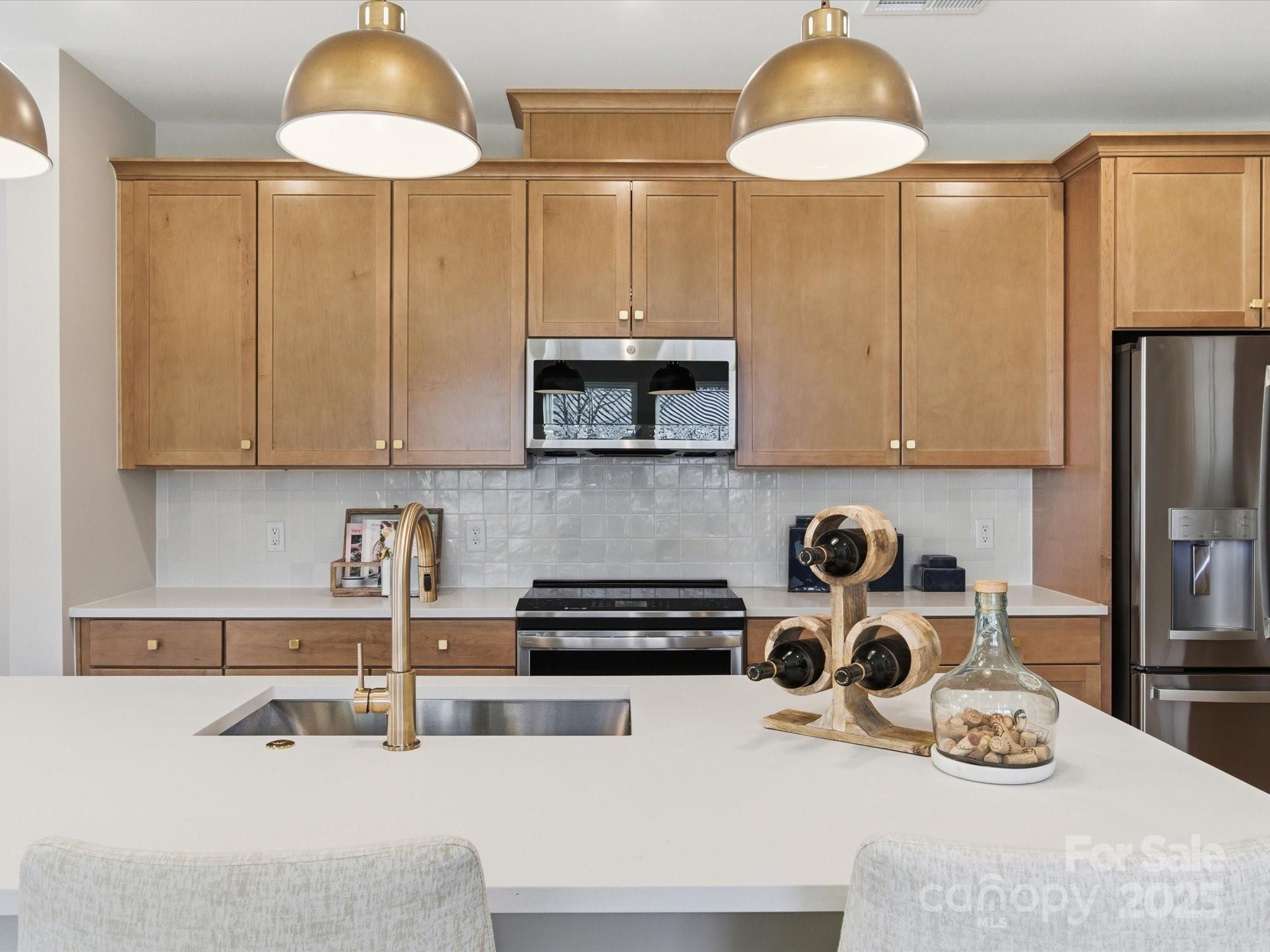 Ellis Townes - Residential