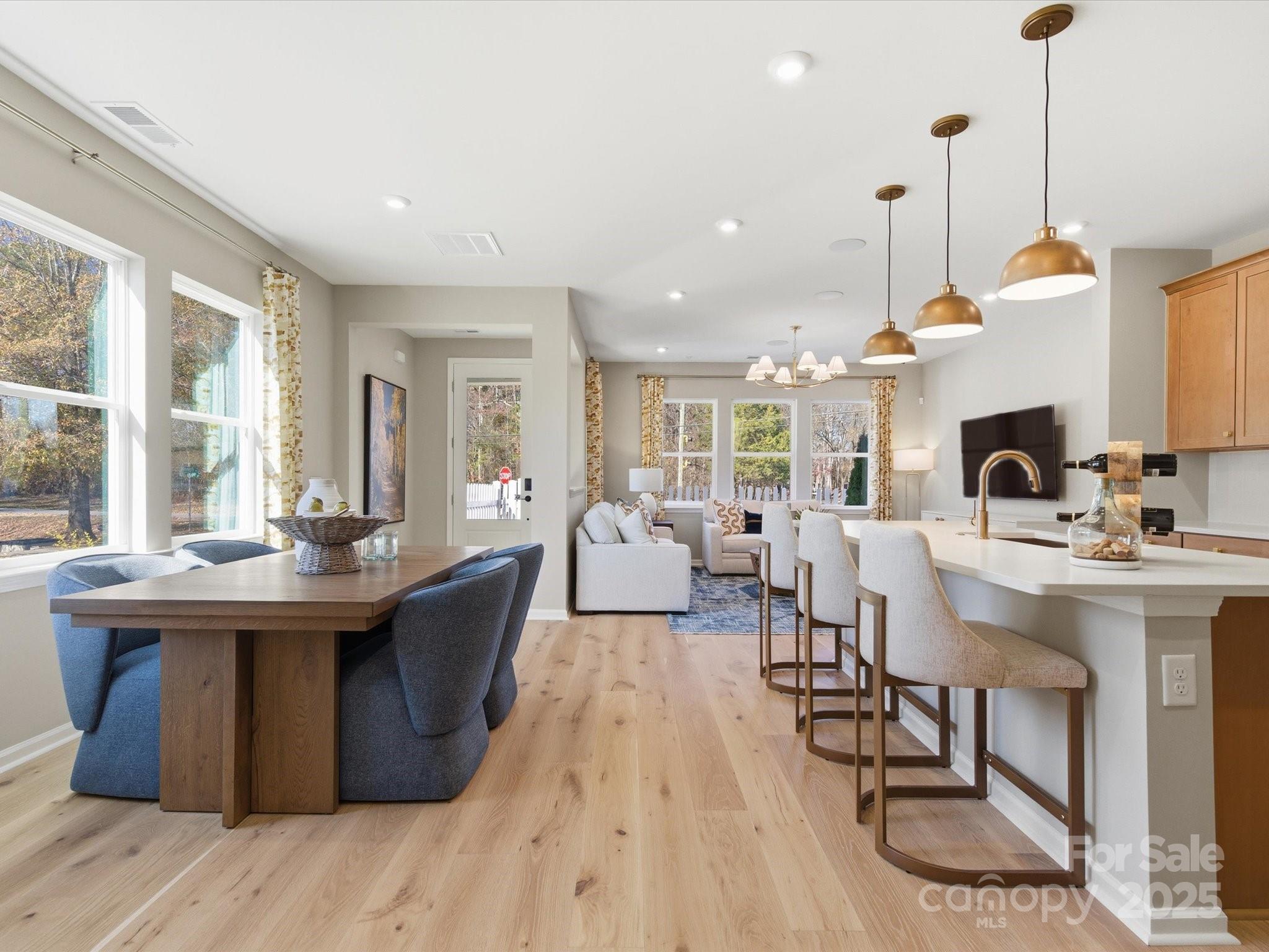 Ellis Townes - Residential