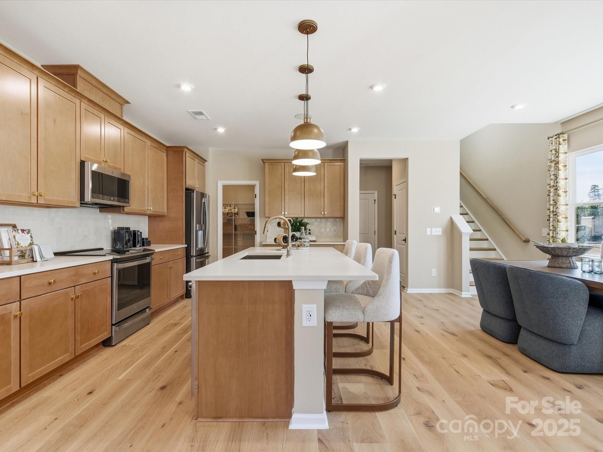 Ellis Townes - Residential