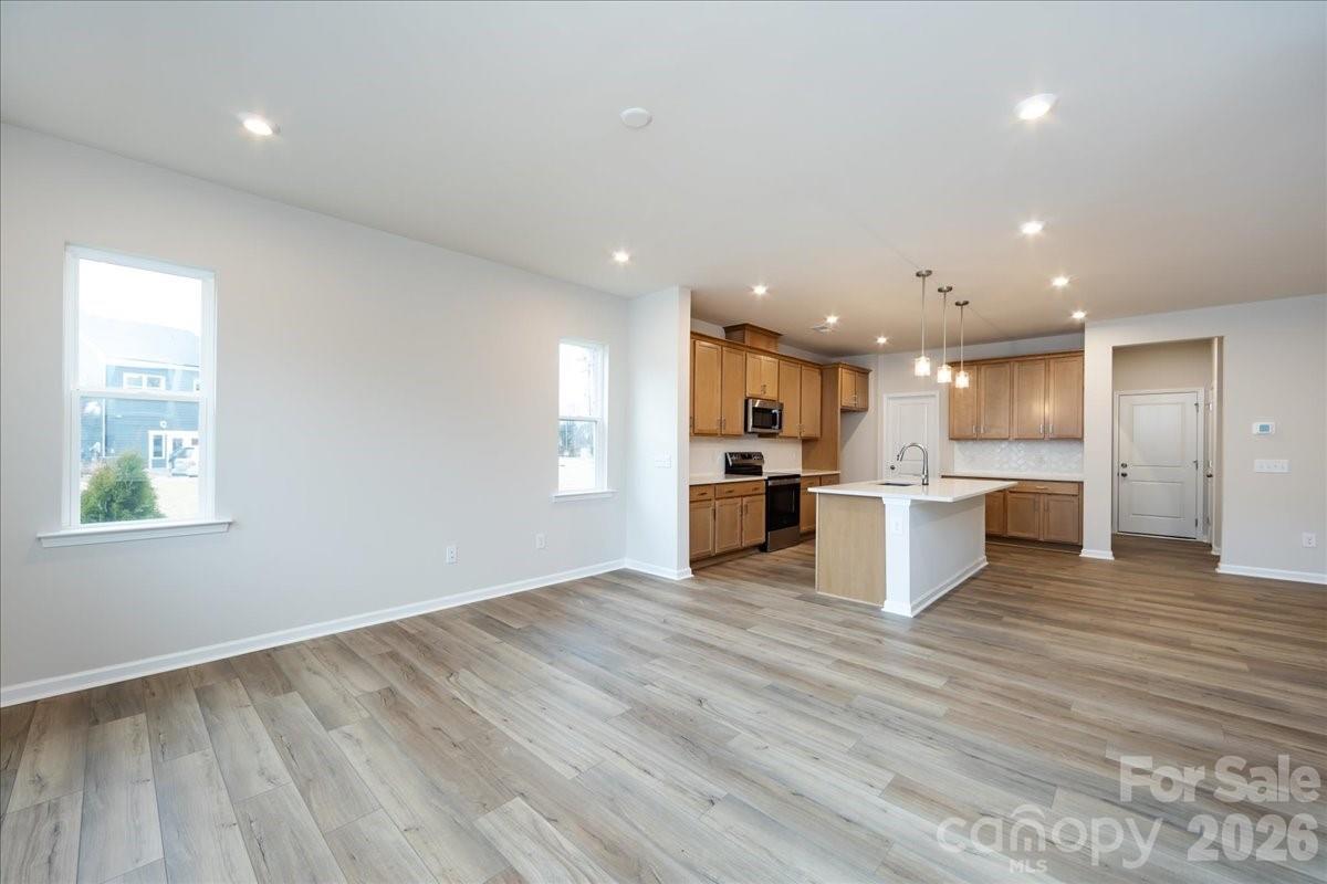 Ellis Townes - Residential