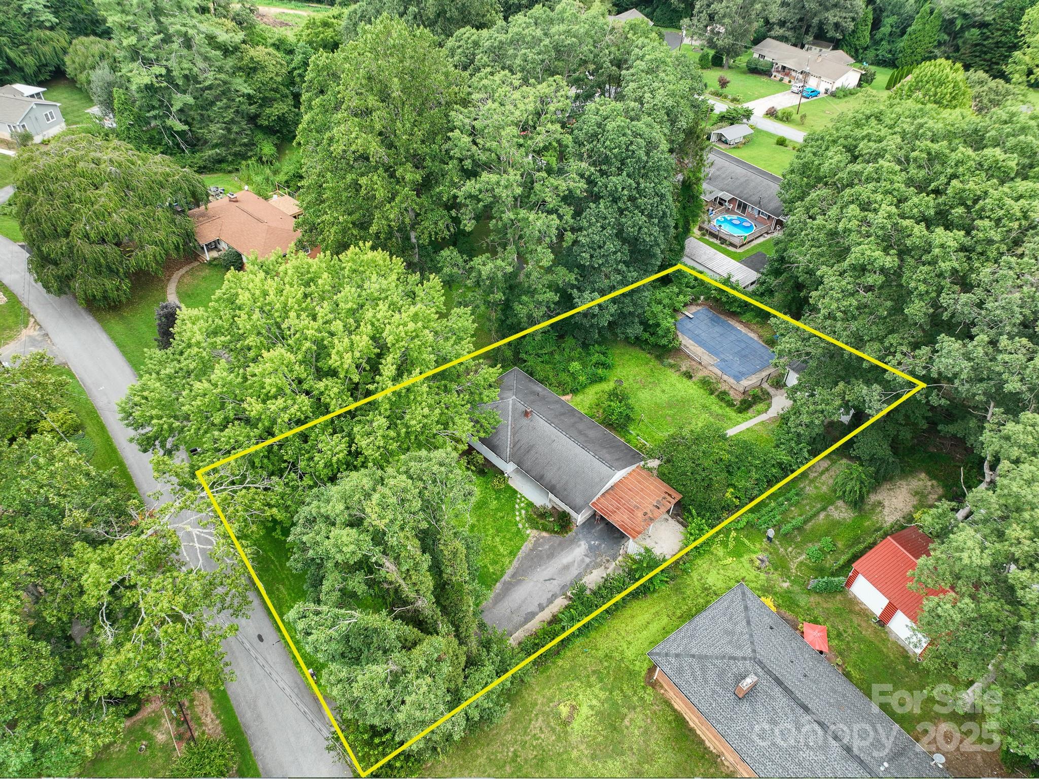 422 Hillcrest Circle