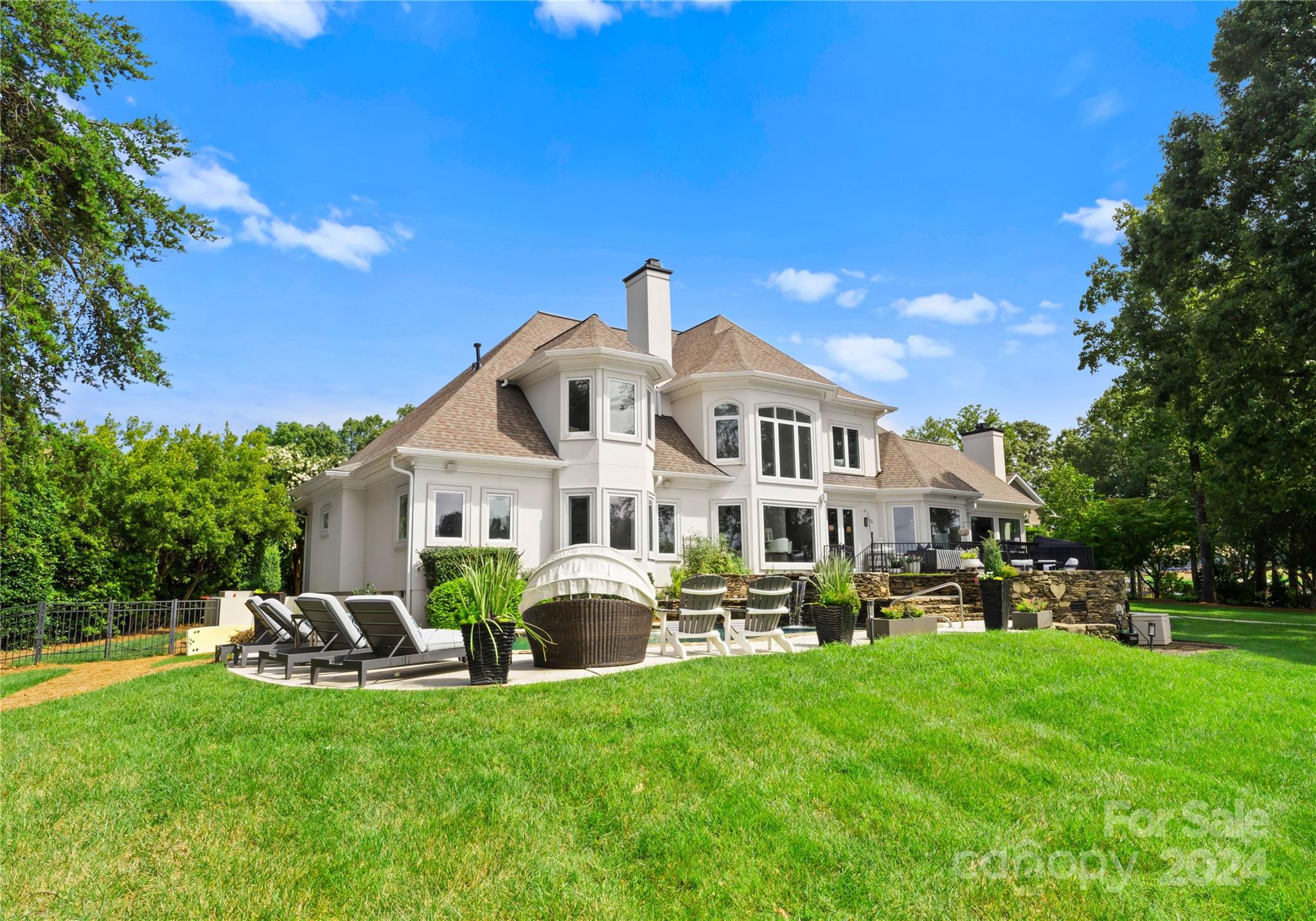 The Peninsula - Residential