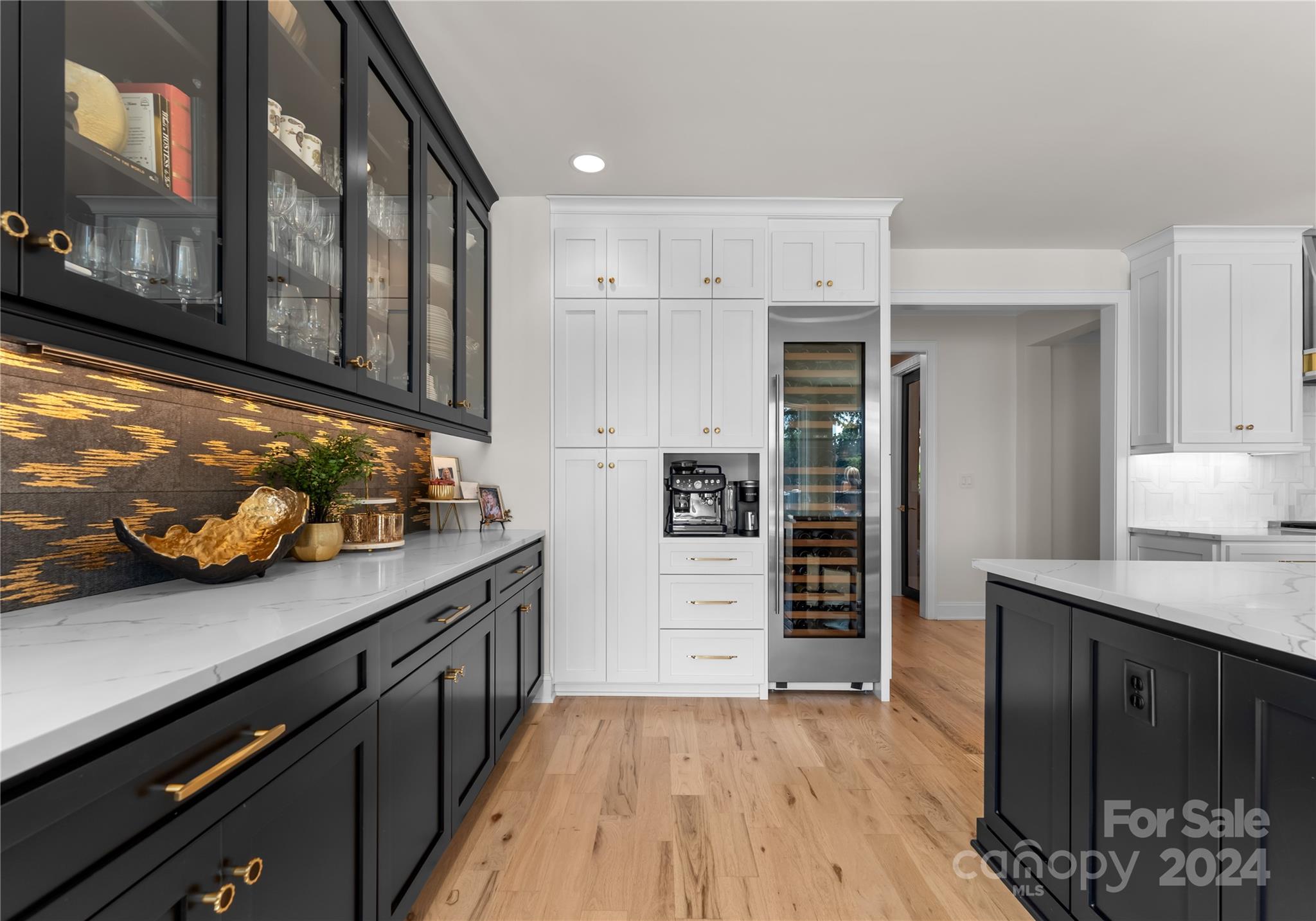 The Peninsula - Residential