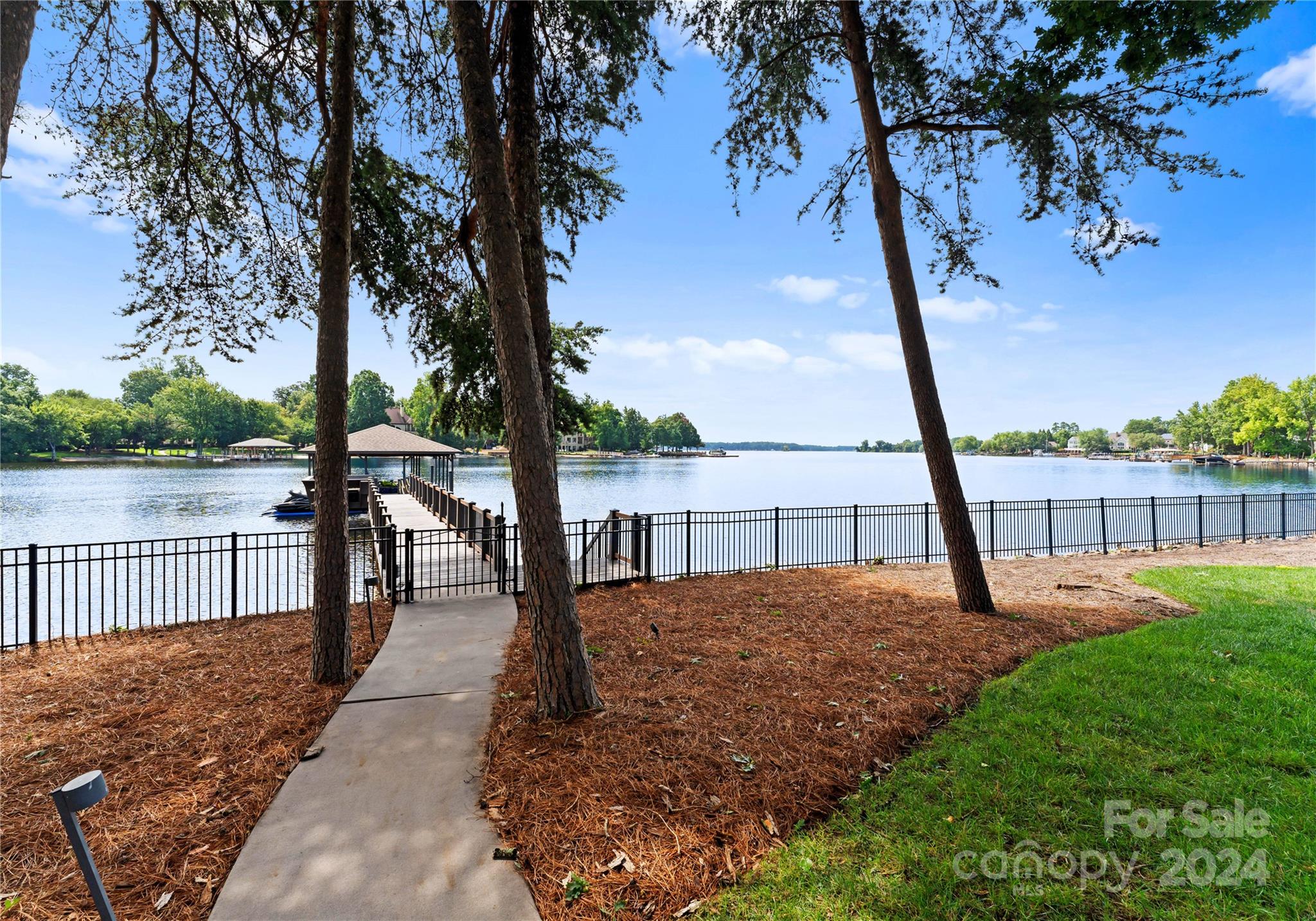 The Peninsula - Residential