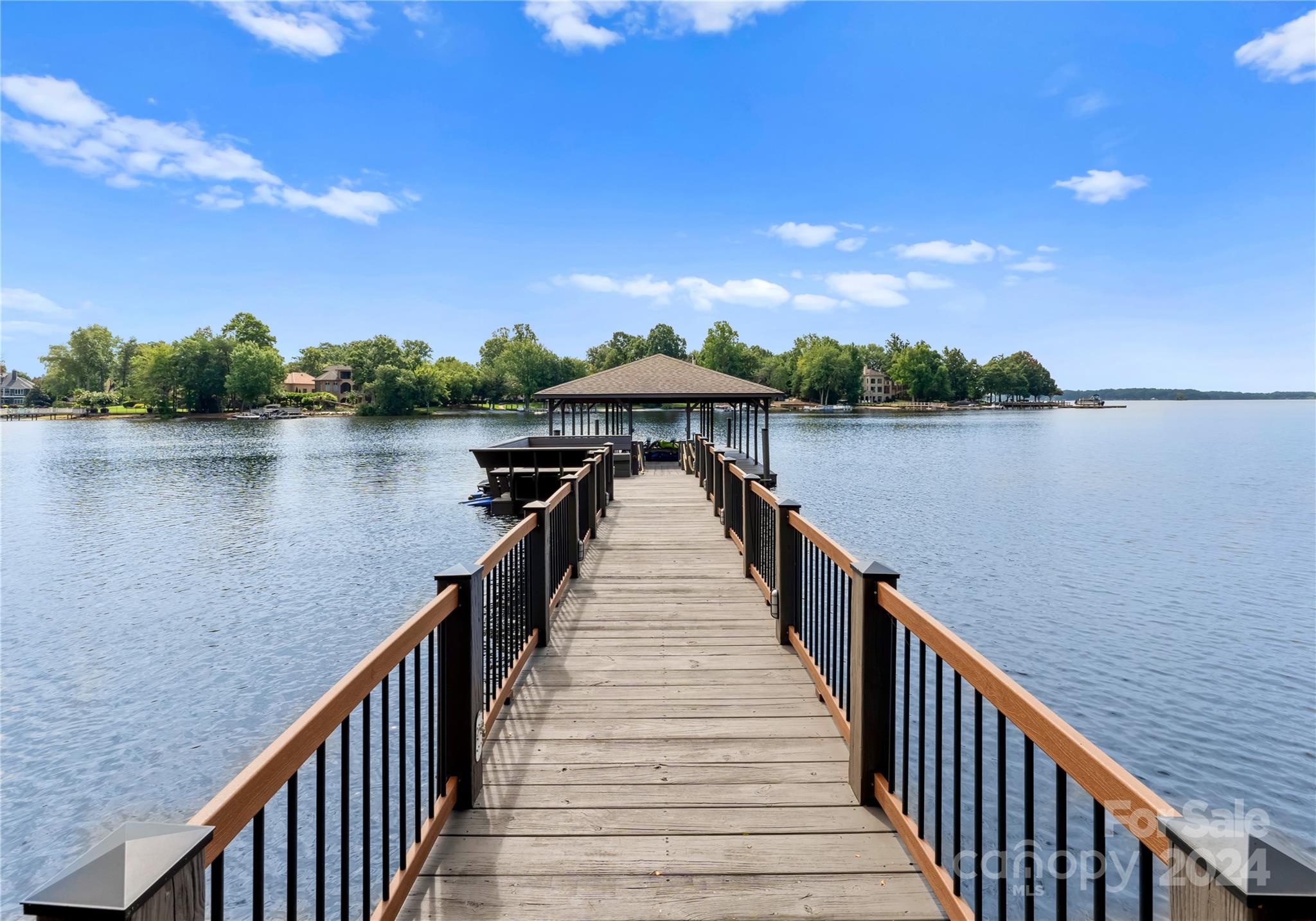 The Peninsula - Residential