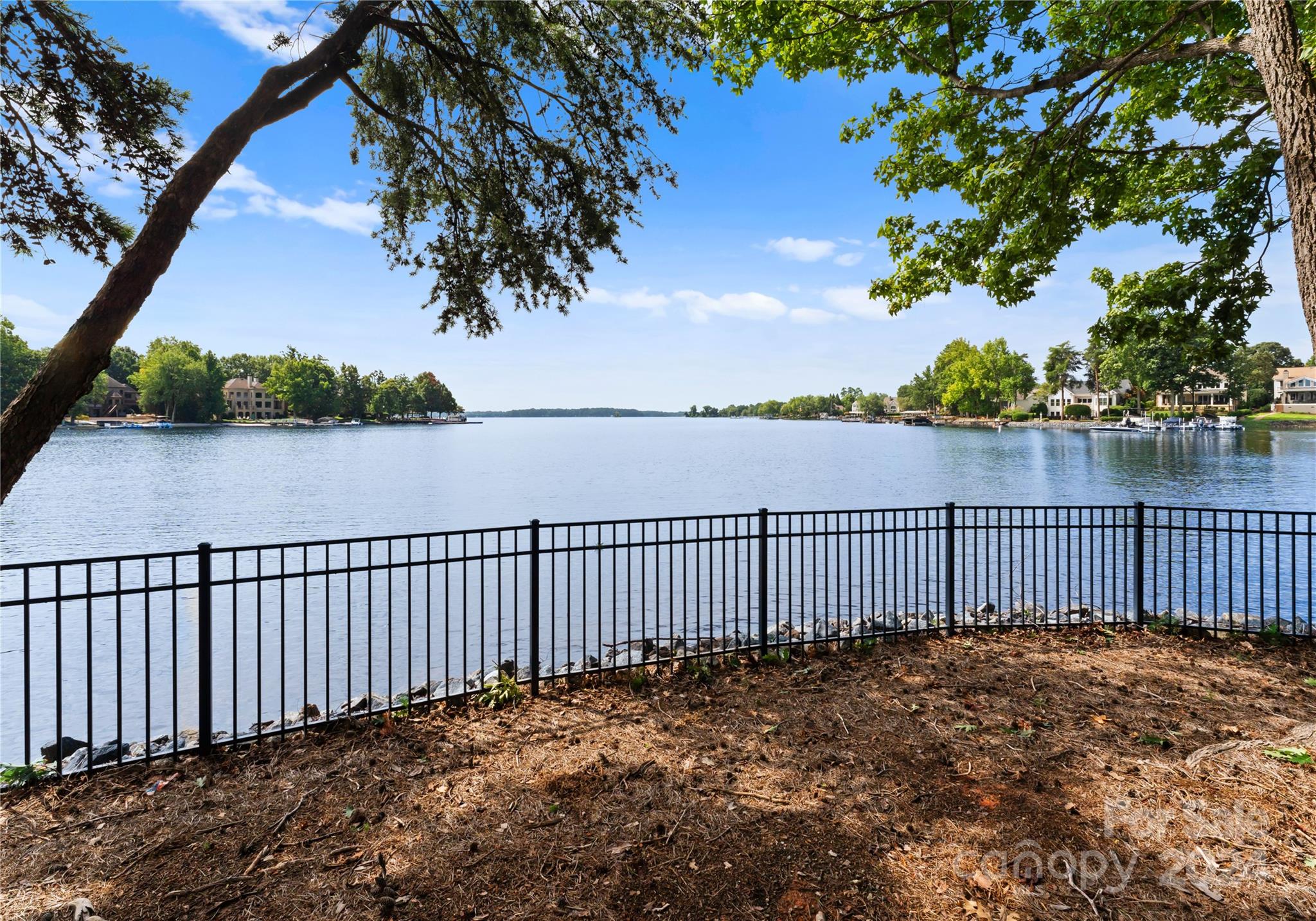 The Peninsula - Residential