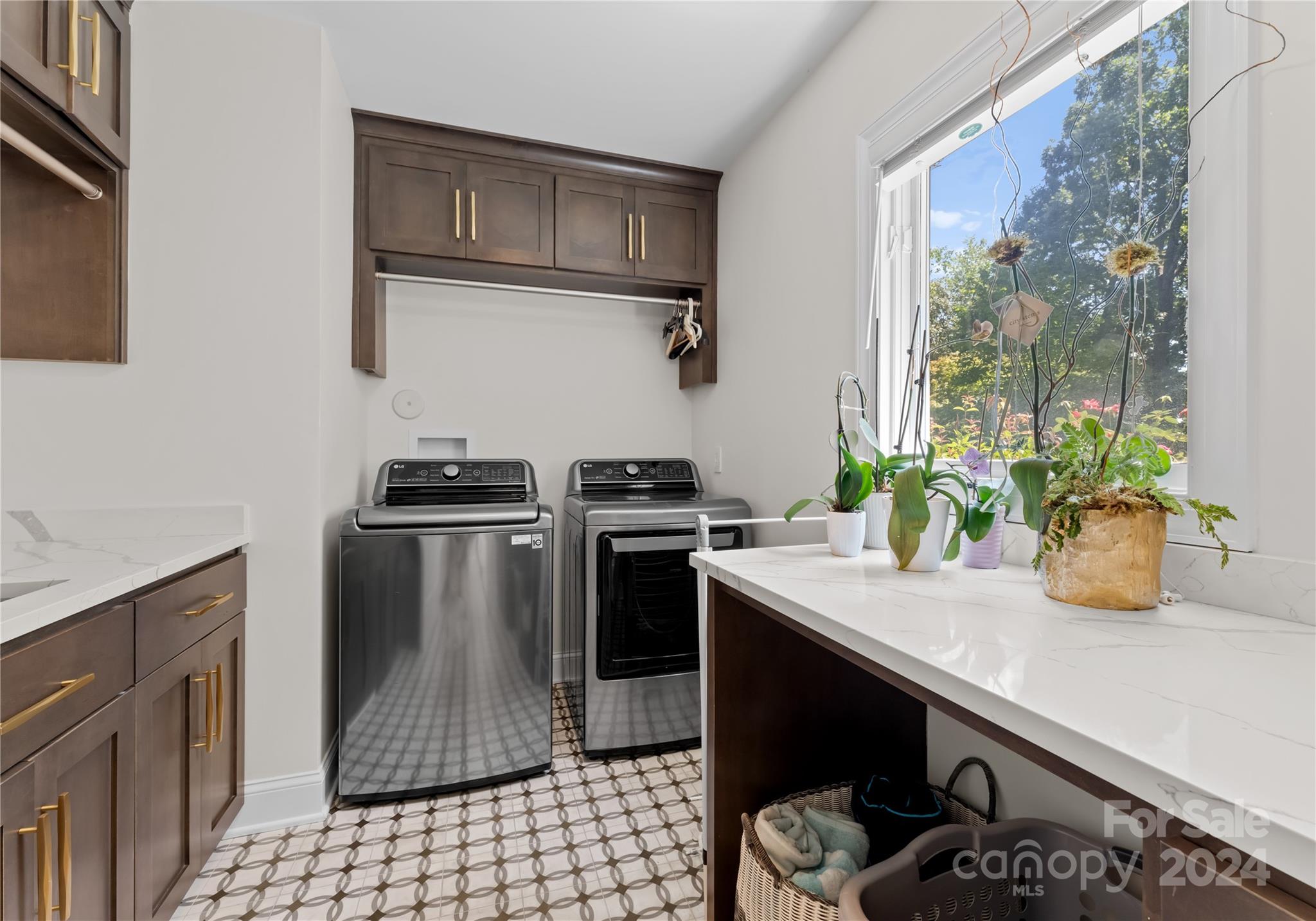 The Peninsula - Residential