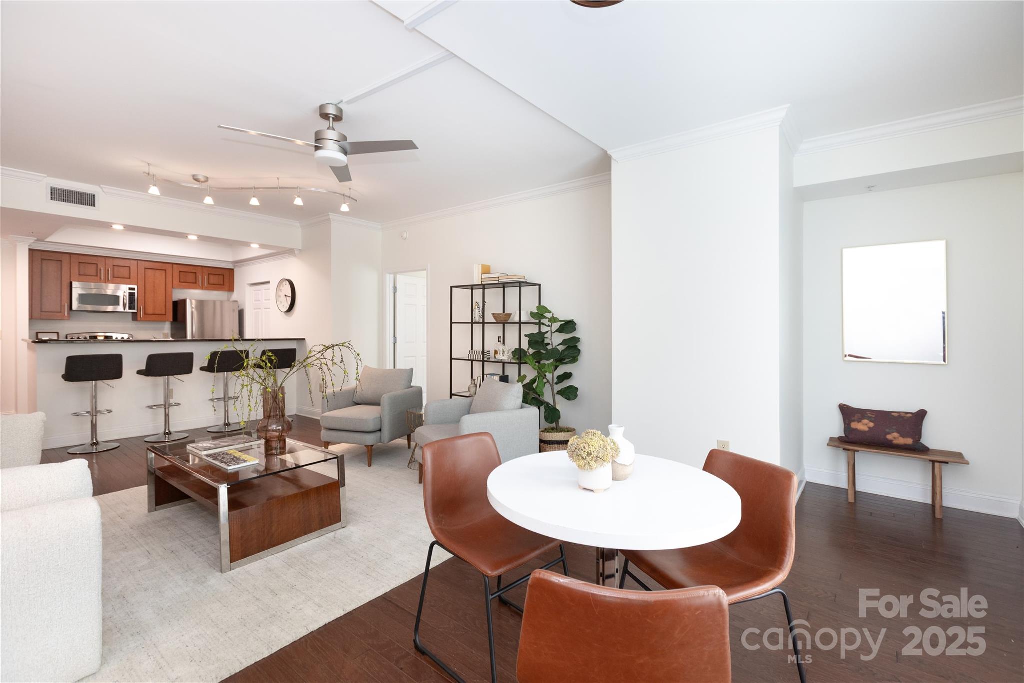 300 W 5TH Street 136