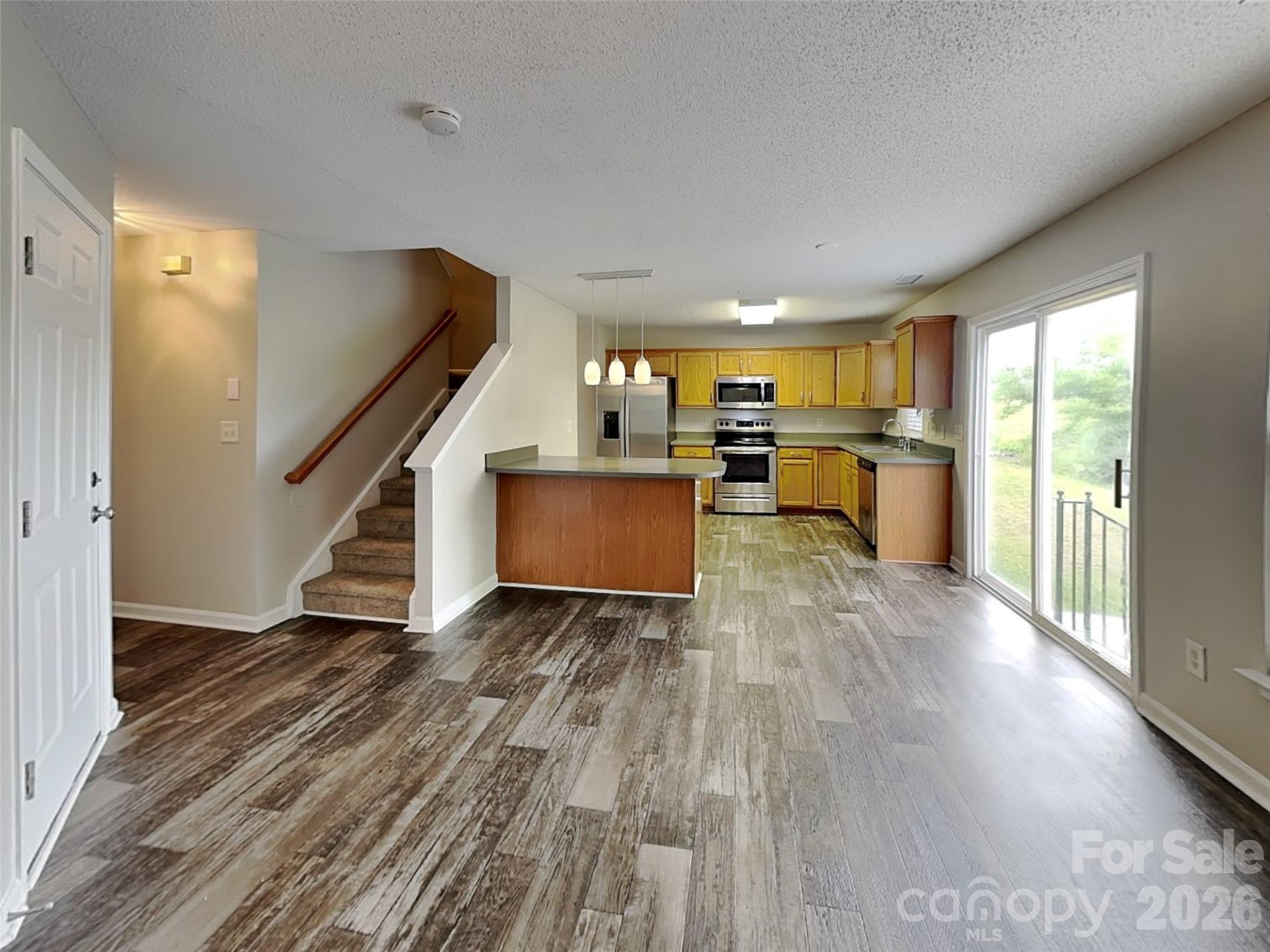 1032 Meadowbrook Lane SW