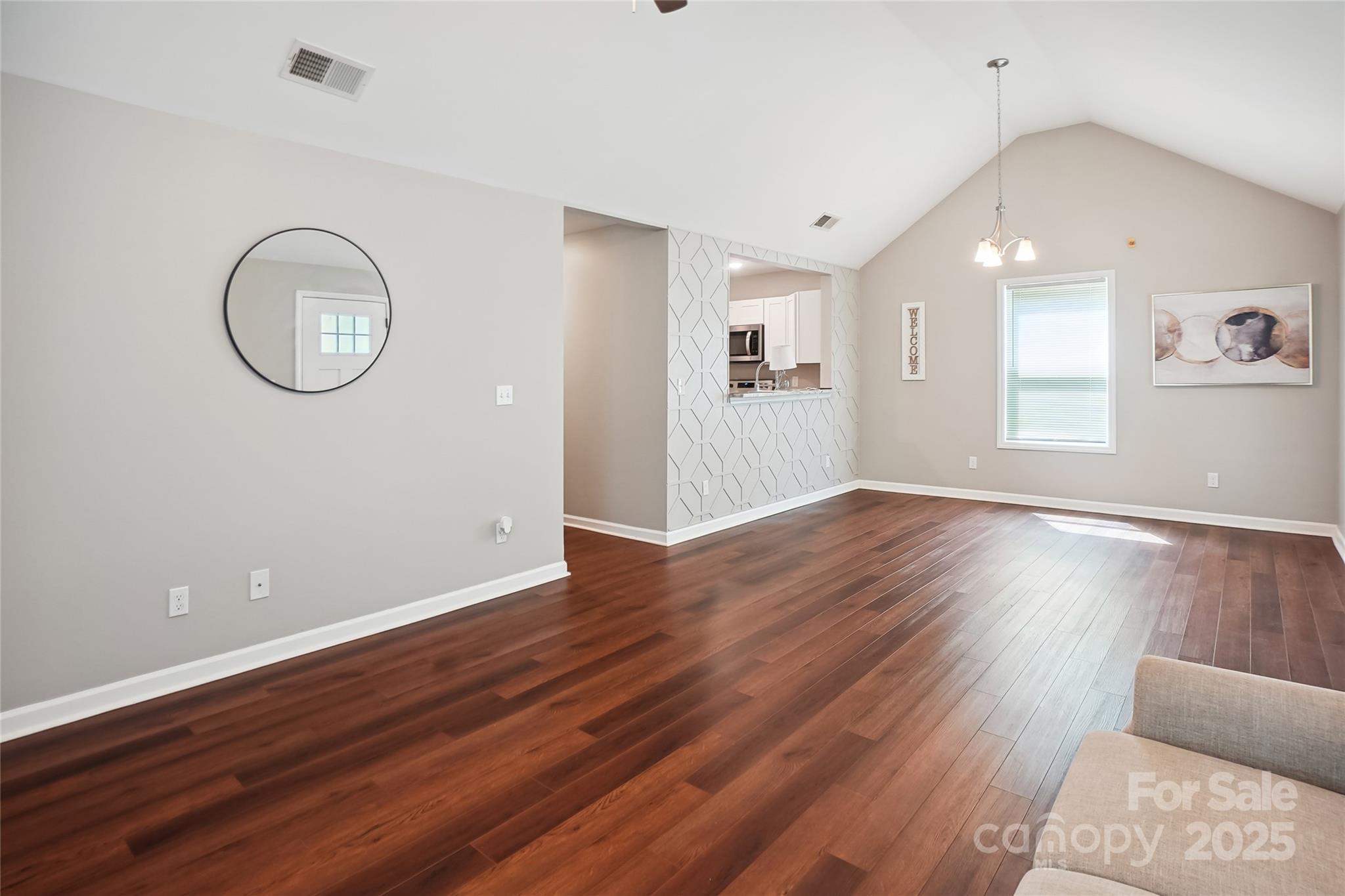 544 Castlewood Circle