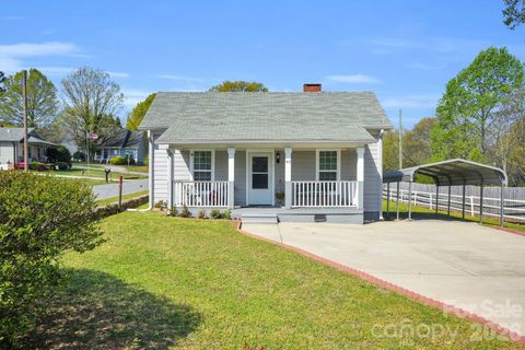 Photo of 43 Mandalay Place SW, Concord, NC 28027 (MLS # 4361488)