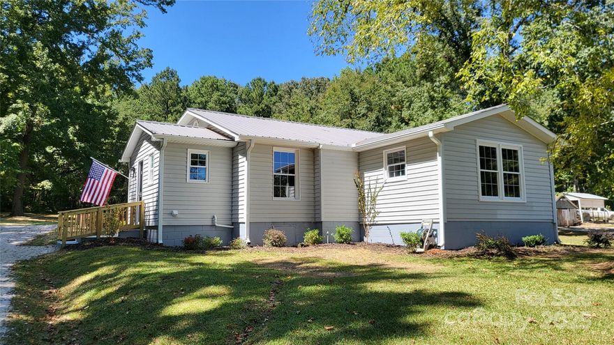 Beautifully renovated home on over 5 acres less than one mile from Lancaster Golf Club. 2 Bedrooms have a view of a large pond located across the street from the property. Primary bedroom suite opens up to a nice 400 sq ft patio, great for taking in the peaceful and quiet country setting this home offers.