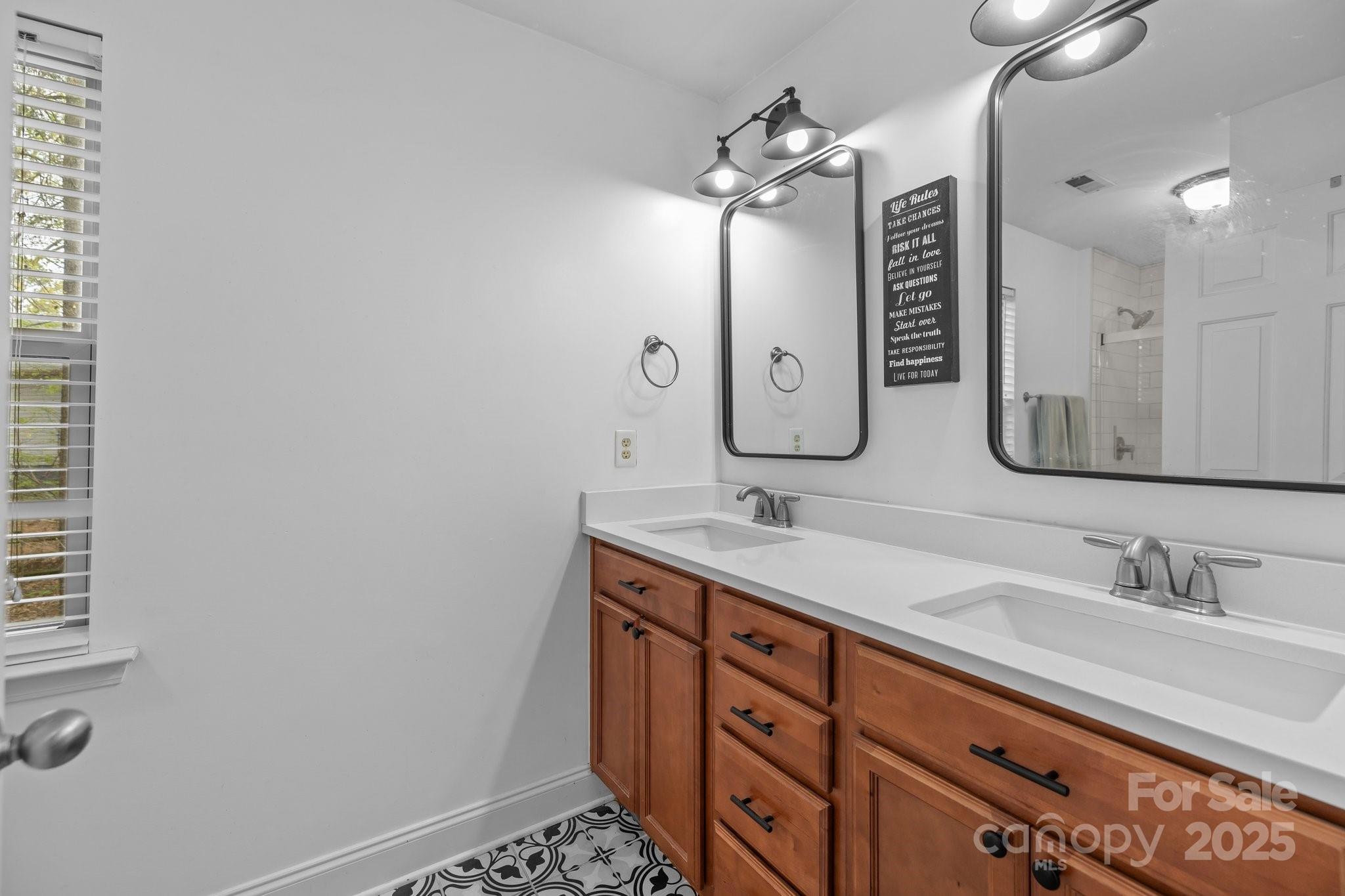 Tega Cay - Residential