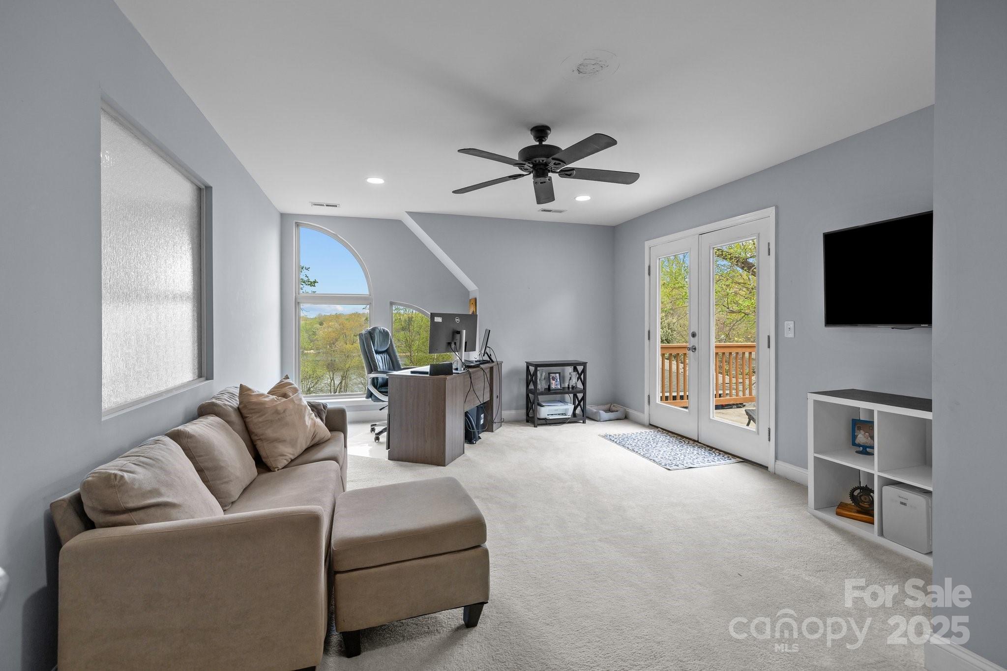 Tega Cay - Residential