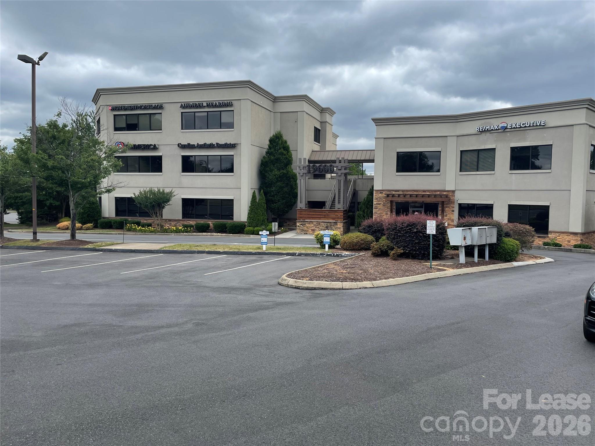 19600 W Catawba Avenue