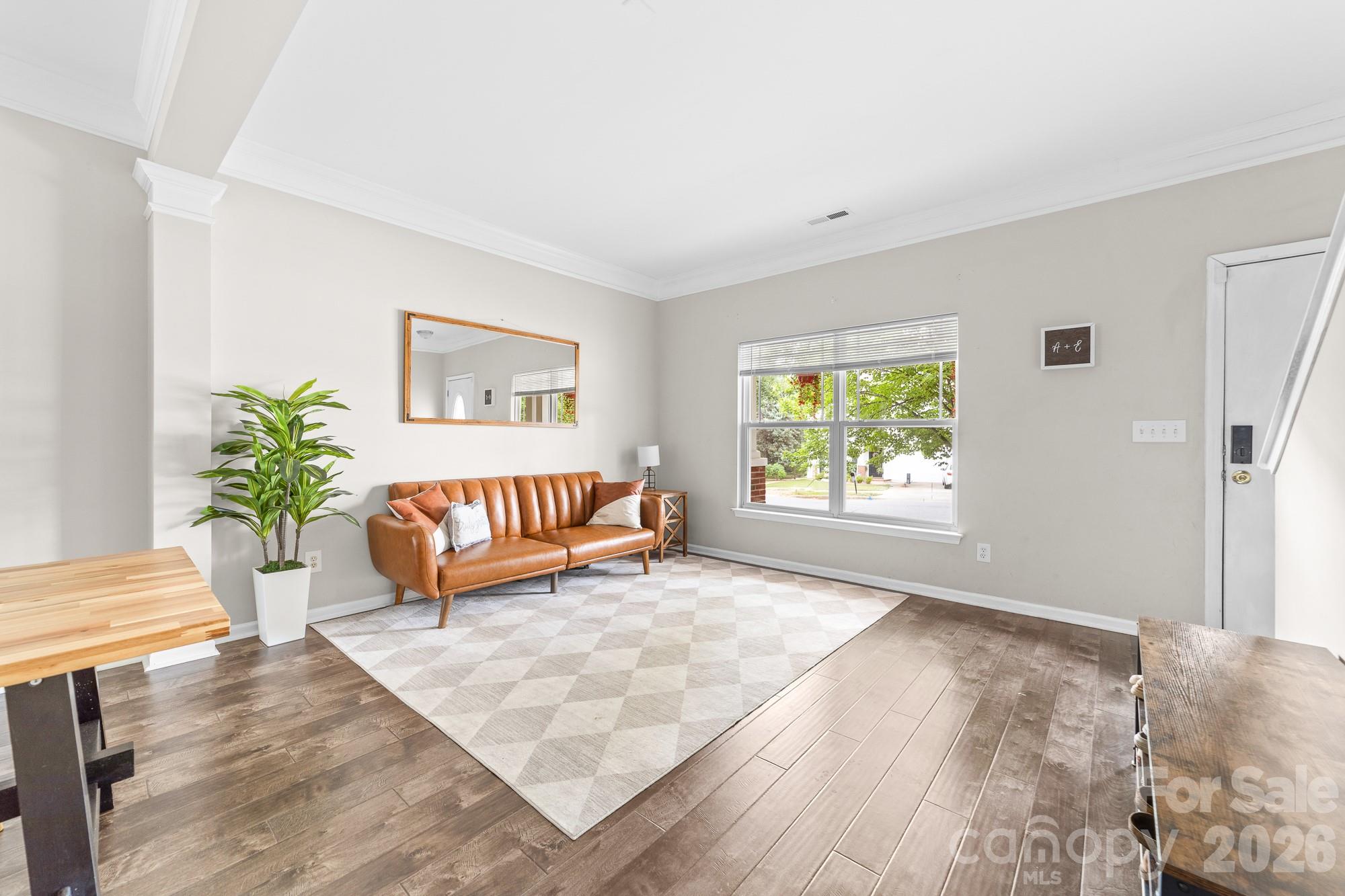 1525 Ladora Drive
