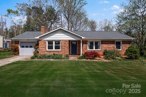 29 Knoll Ridge Drive Asheville NC 28804