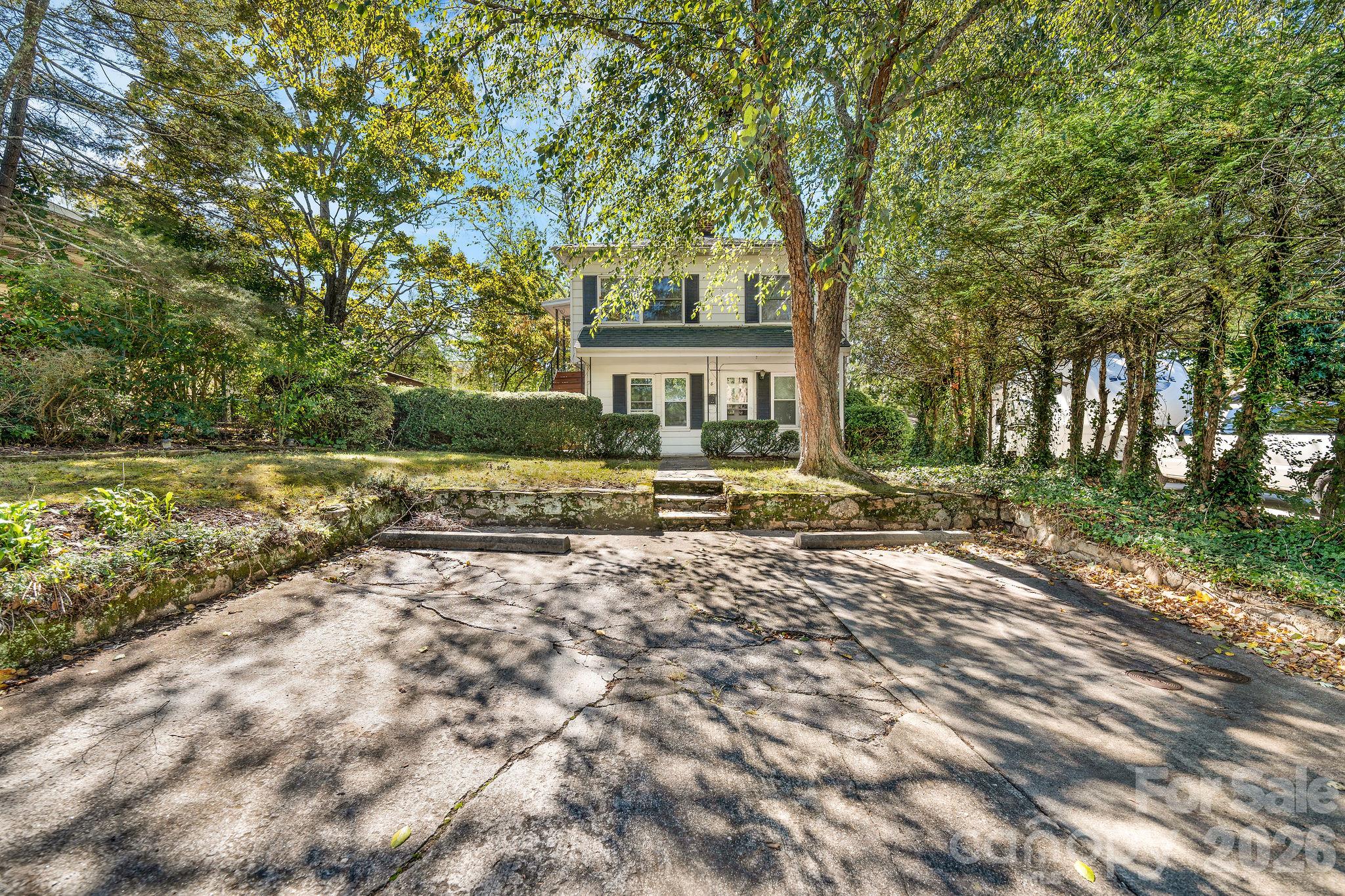 8 Maple Crescent Street