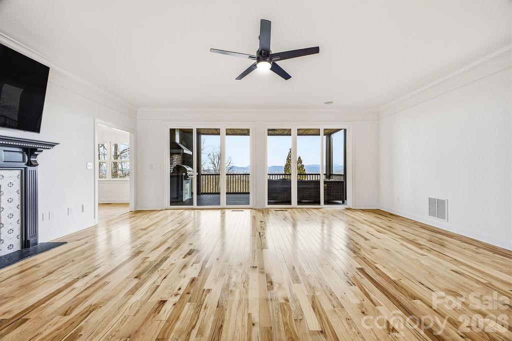 38 Sweetwater Oaks Drive