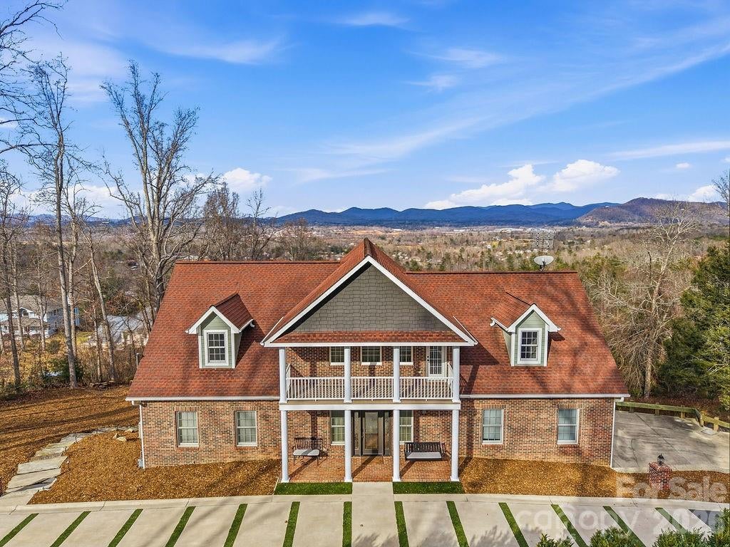 38 Sweetwater Oaks Drive