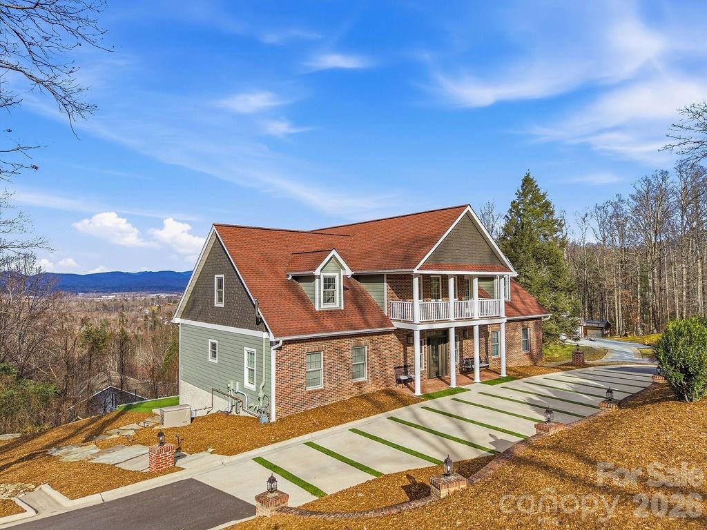 38 Sweetwater Oaks Drive