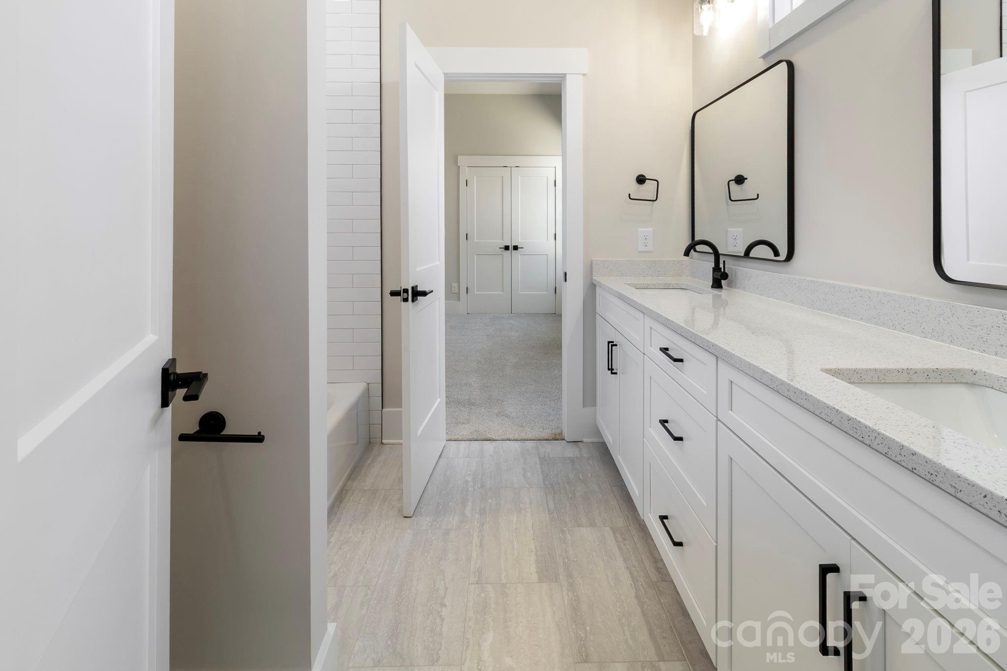 Royal Pines - Residential