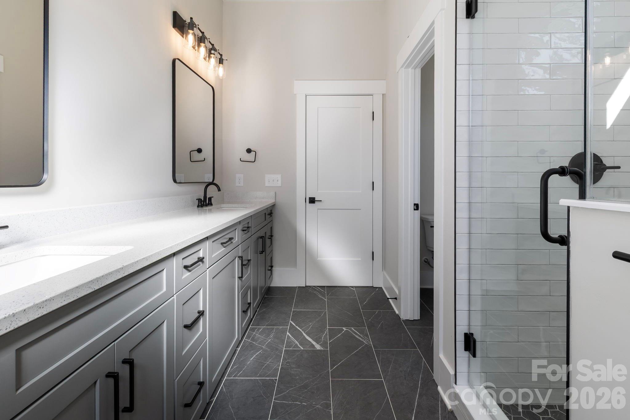 Royal Pines - Residential