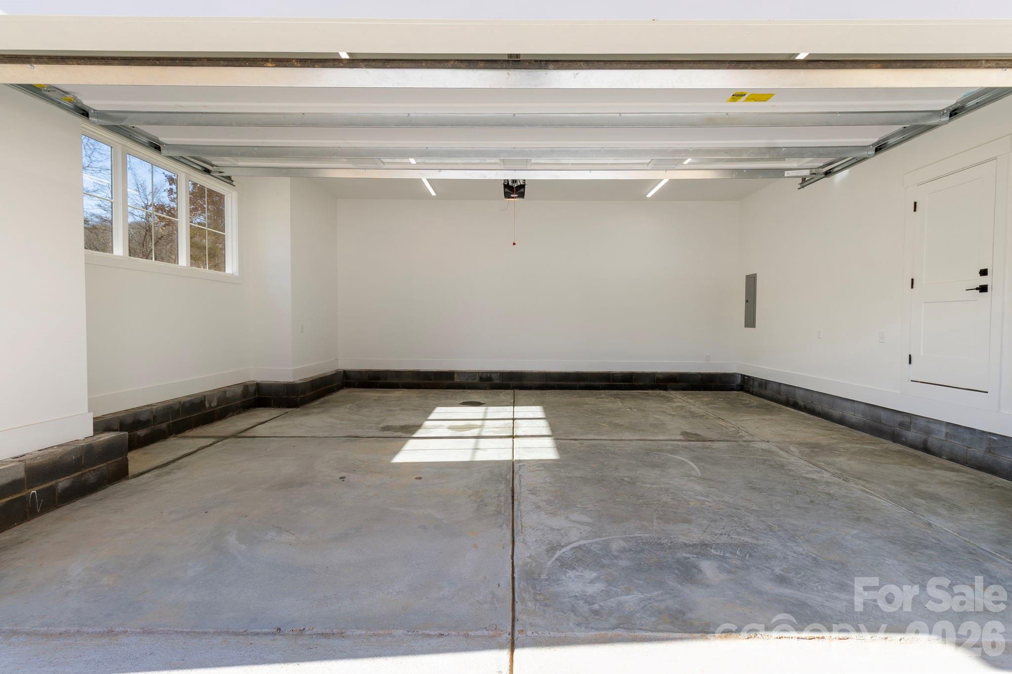 Royal Pines - Residential