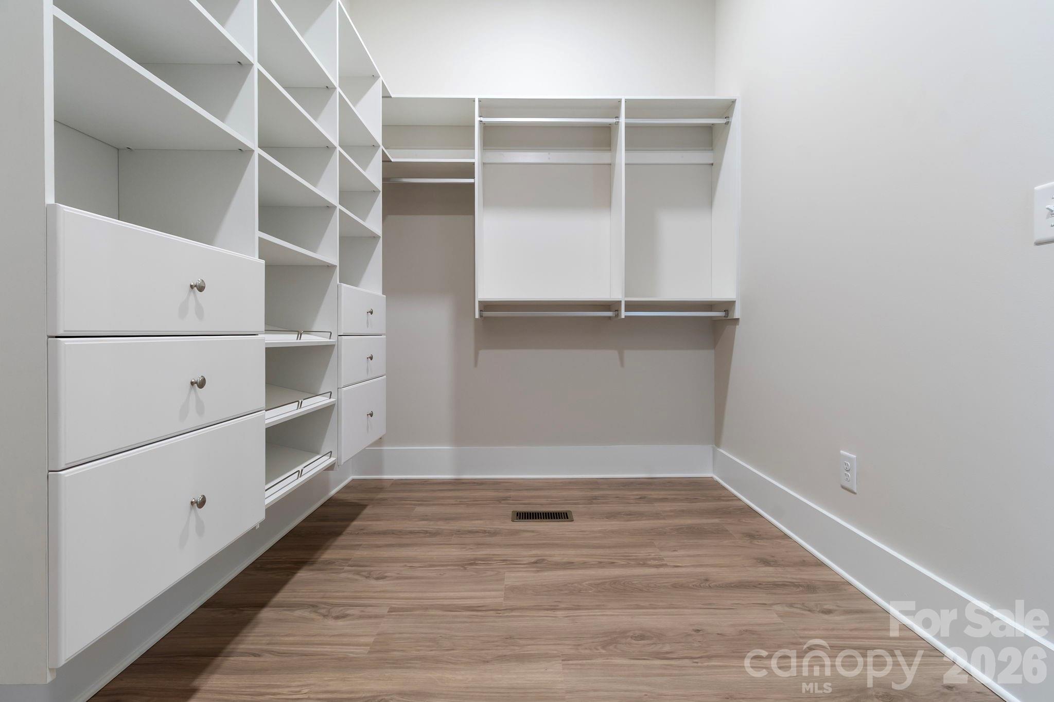 Royal Pines - Residential