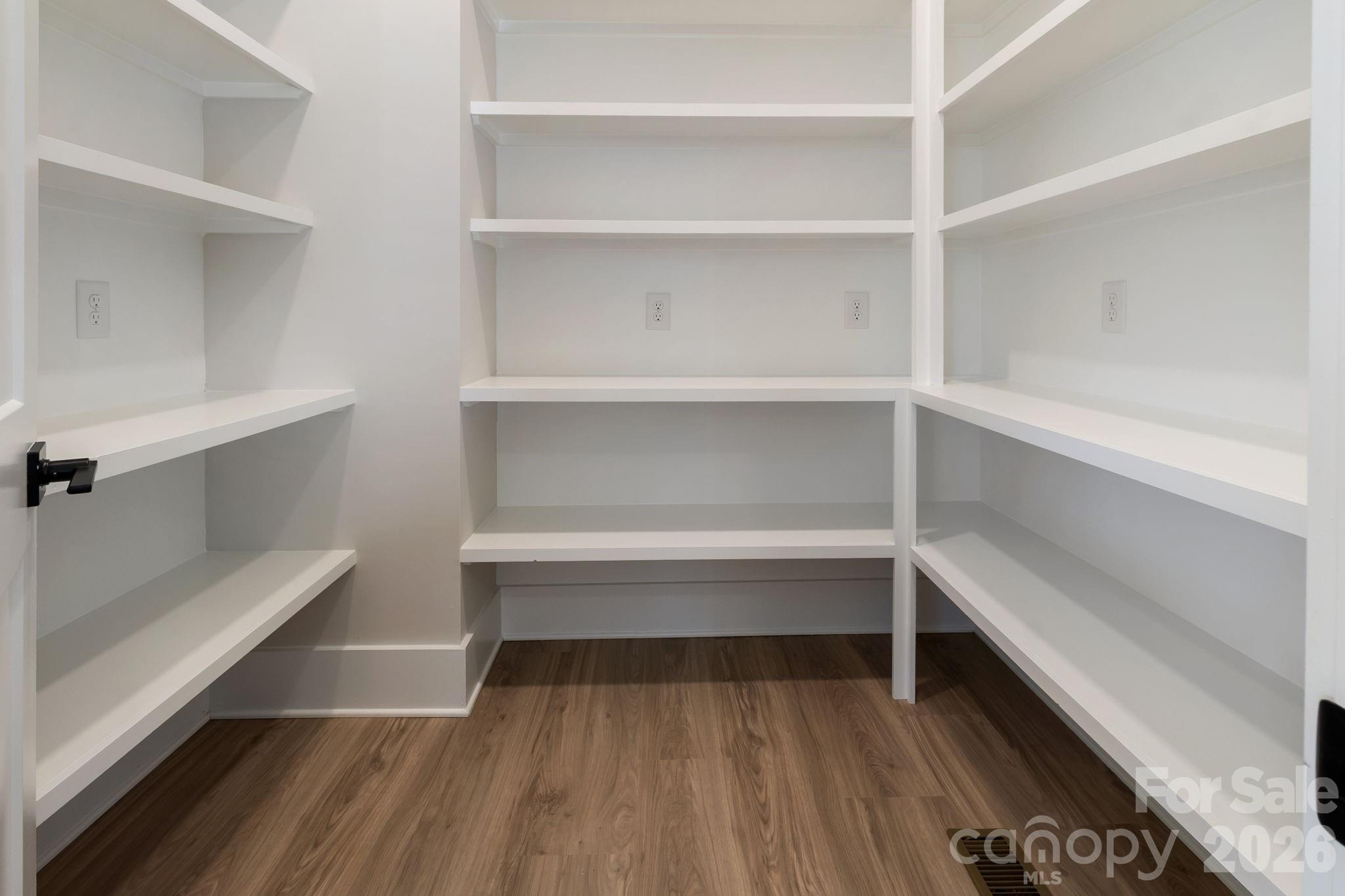 Royal Pines - Residential