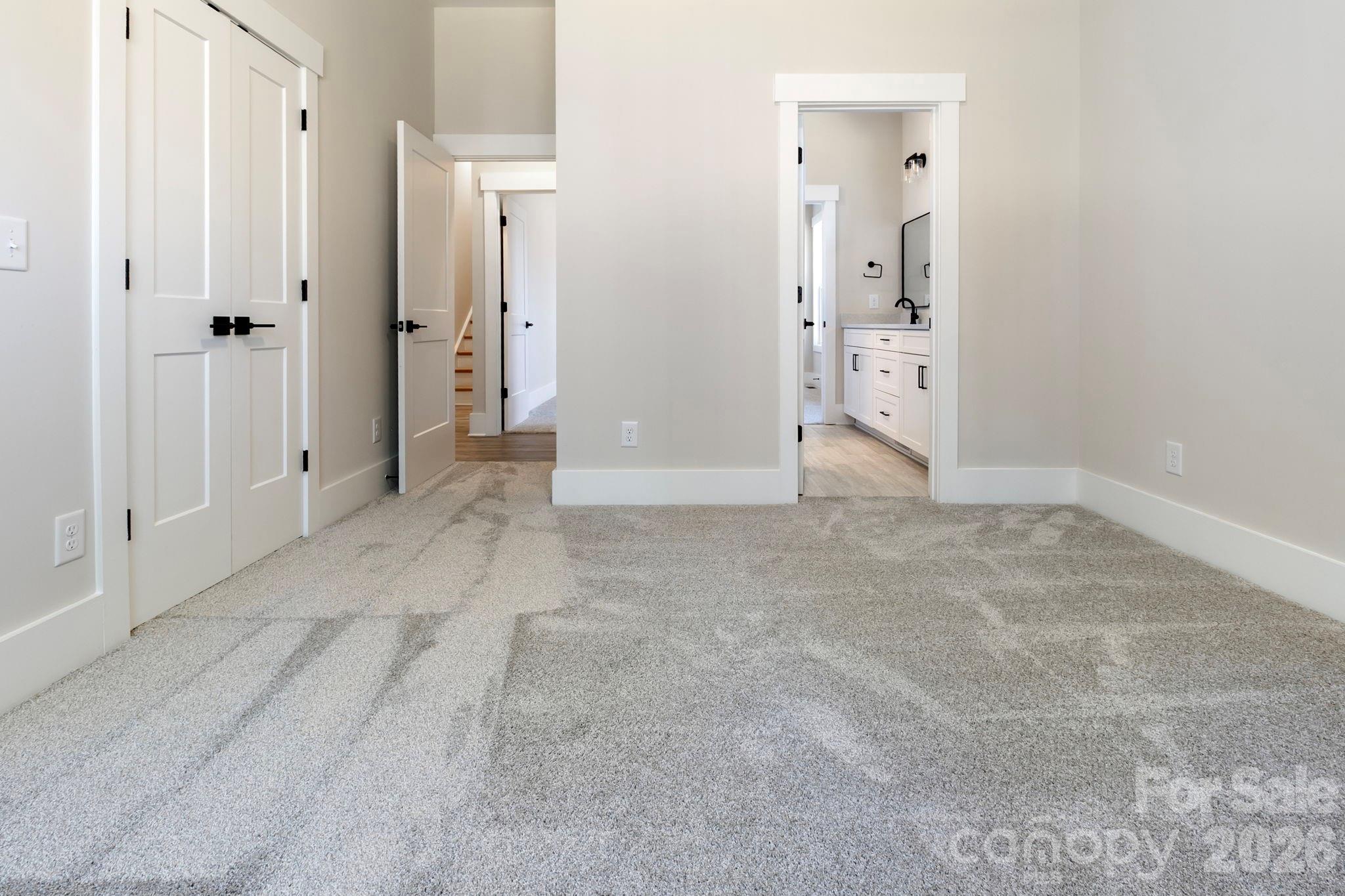 Royal Pines - Residential