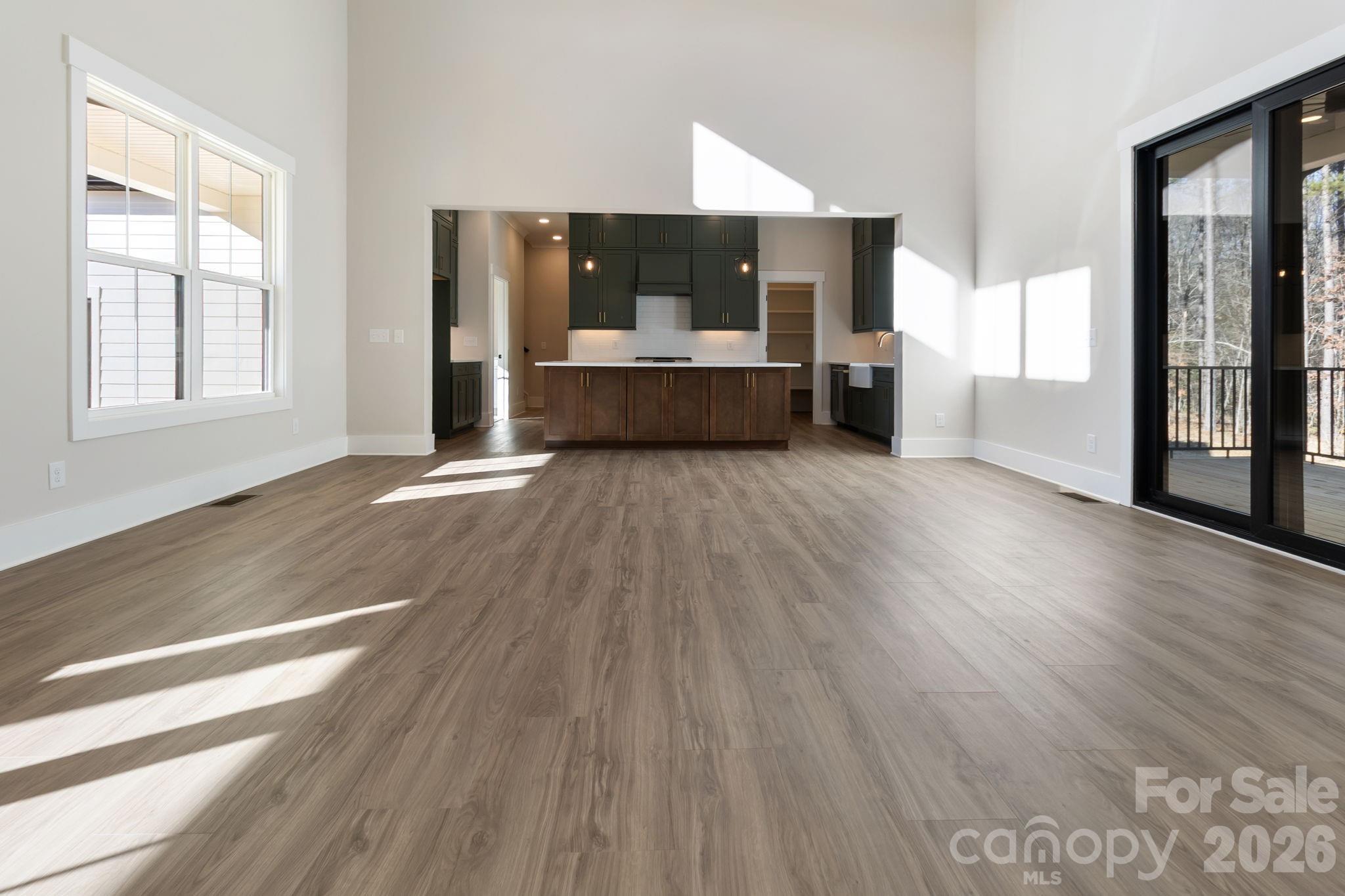 Royal Pines - Residential