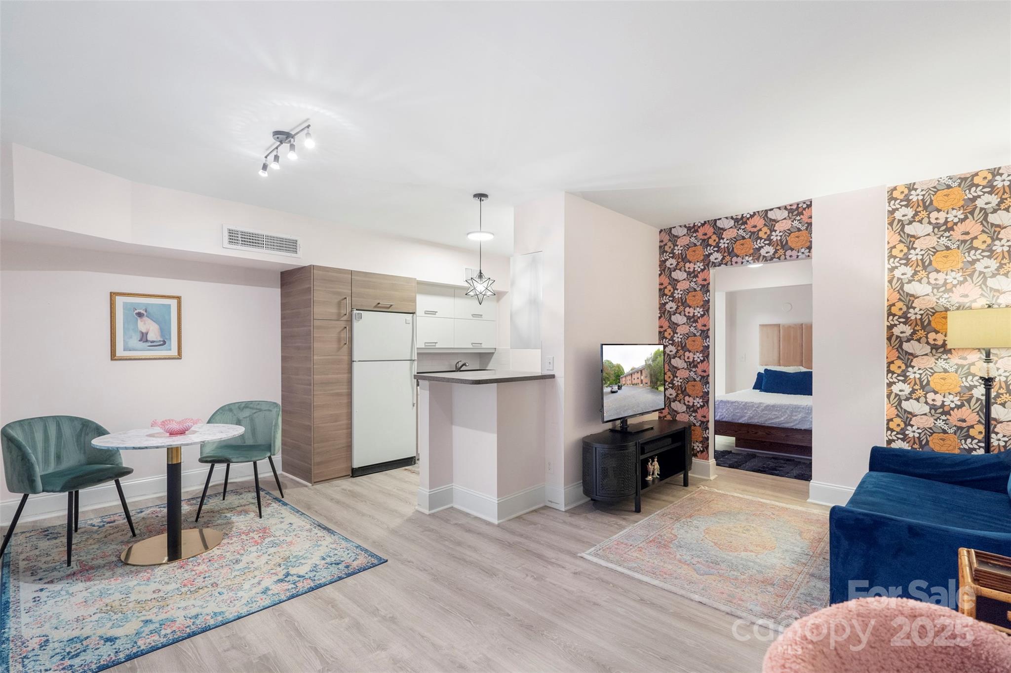 400 Queens Road E5