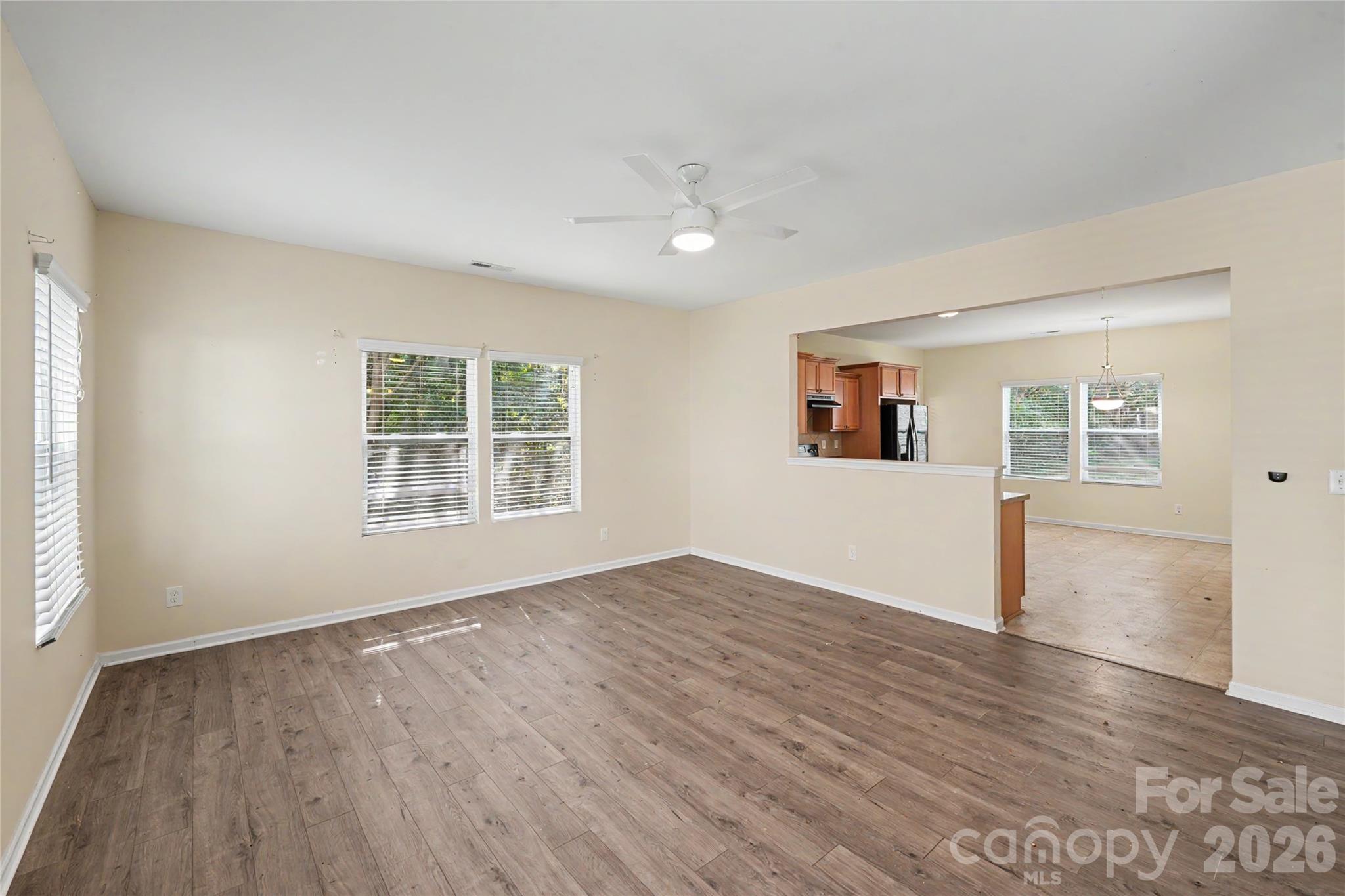 460 Dutch White Drive