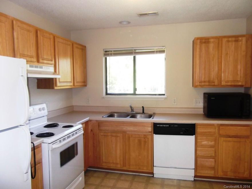 Updated 2 bedroom and 2 full baths  w/ new kitchen cabinets and bathroom vanities w/neutral paint and carpet .Walk to Beverly Woods School and the Harris YMCA !! Steps  to the 66 X to uptown  with connector to the light rail ...  Cozy fireplace and large deck over looking trees .Move in ready in SouthPark , with refrigerator included . Pool and tennis community with beautiful landscaping and mature trees  !
Location , Location , Location