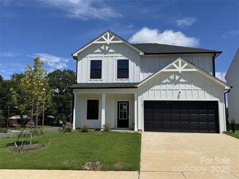 Photo of 105 Silverwood Court, Mooresville, NC 28115 (MLS # 4279230)