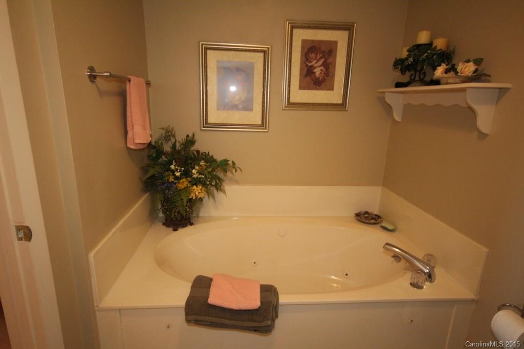 Emerald Point - Residential