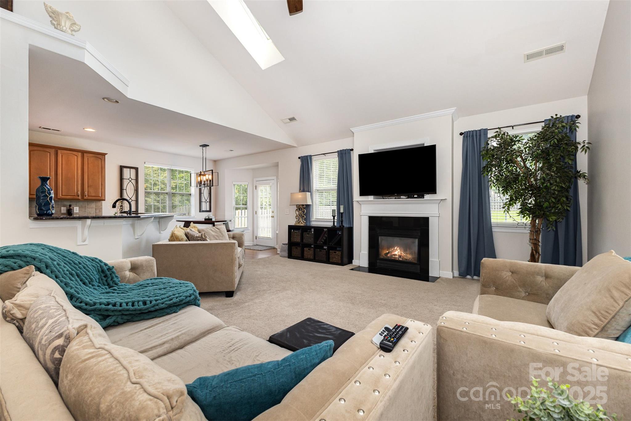 9814 Tompkins Lane