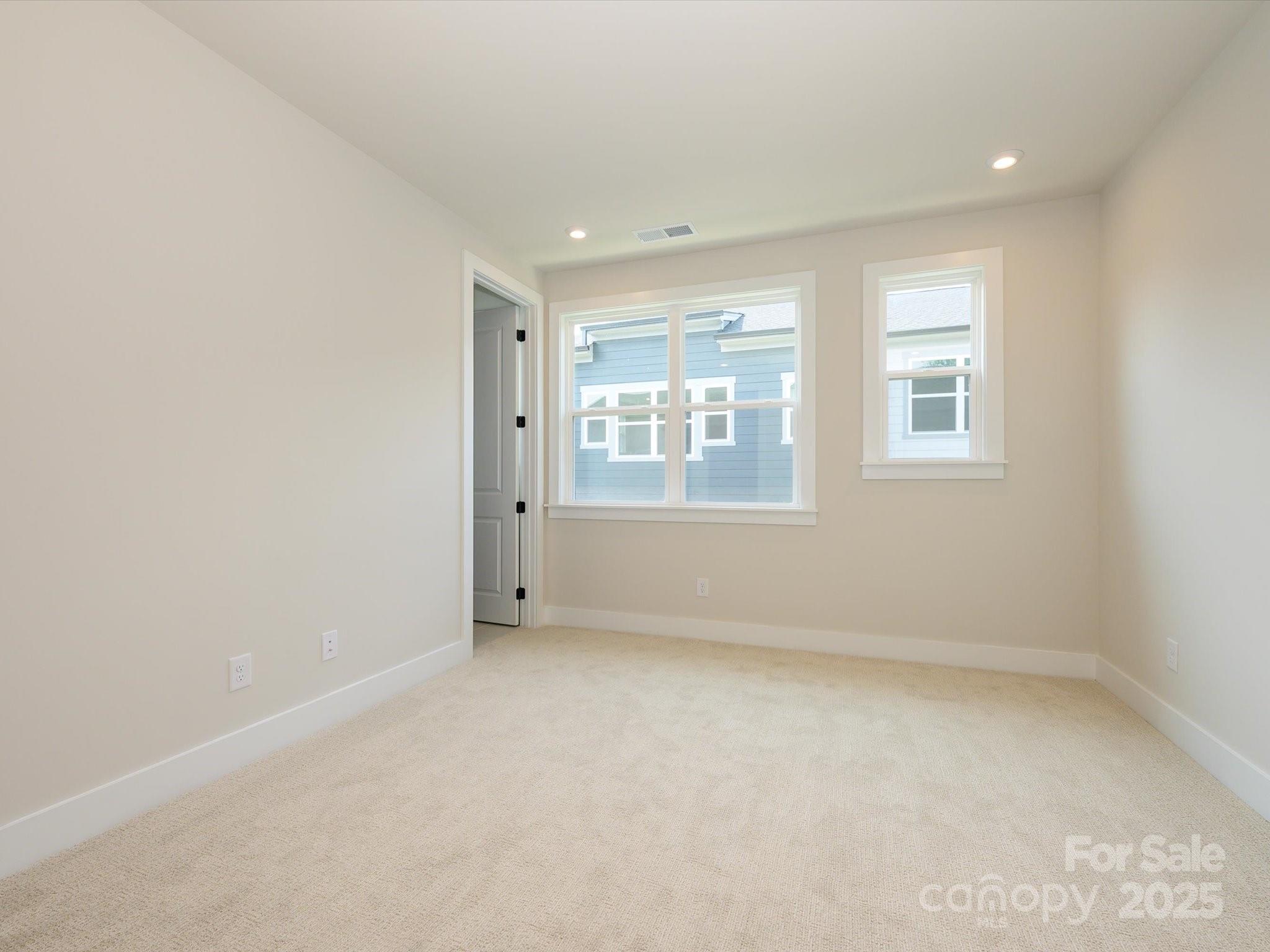 Context at Oakhurst - Residential