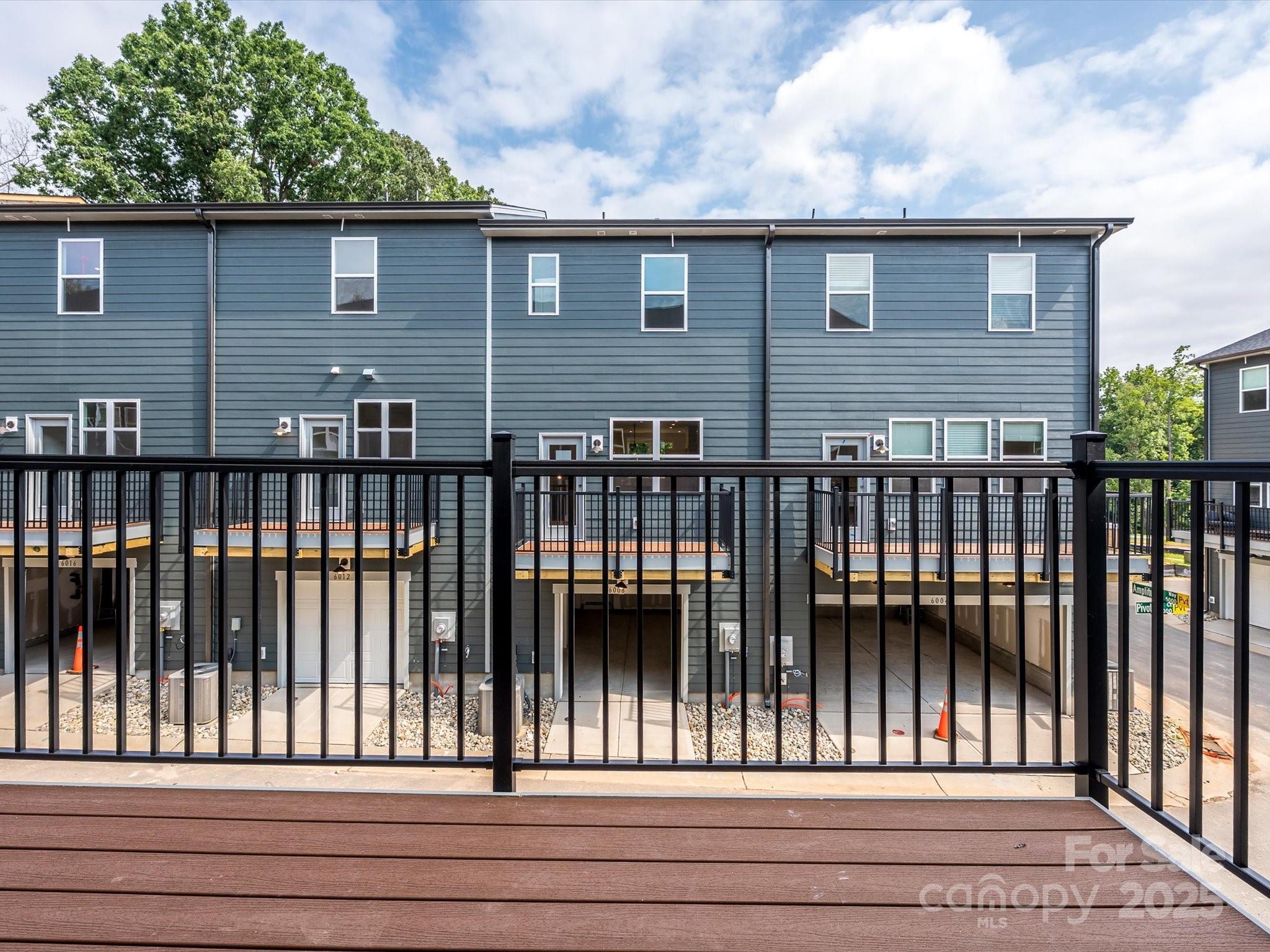 Context at Oakhurst - Residential