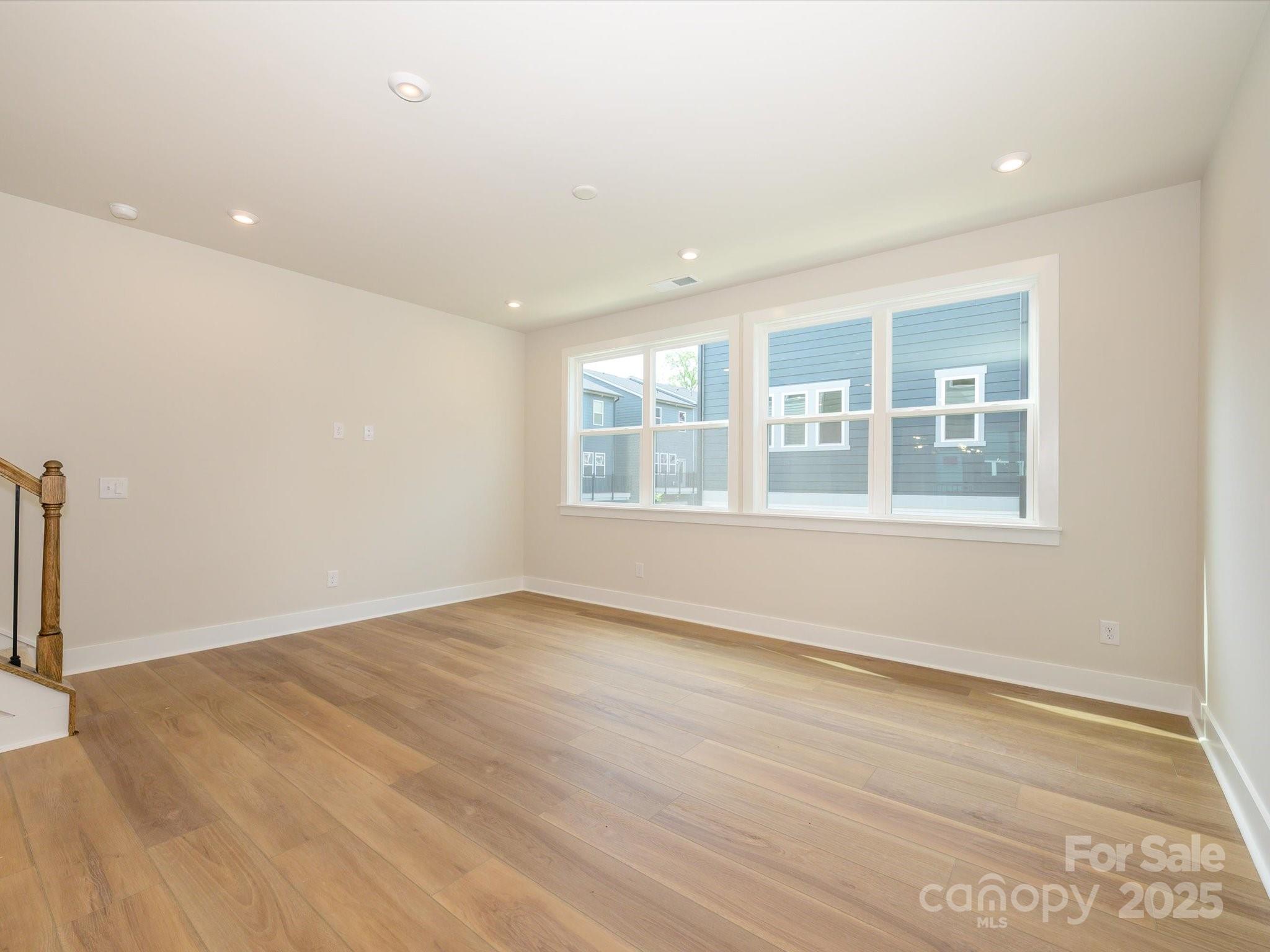 Context at Oakhurst - Residential