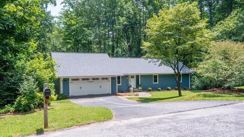 Photo of 104 Britton Avenue, Hendersonville, NC 28791 (MLS # 4273610)