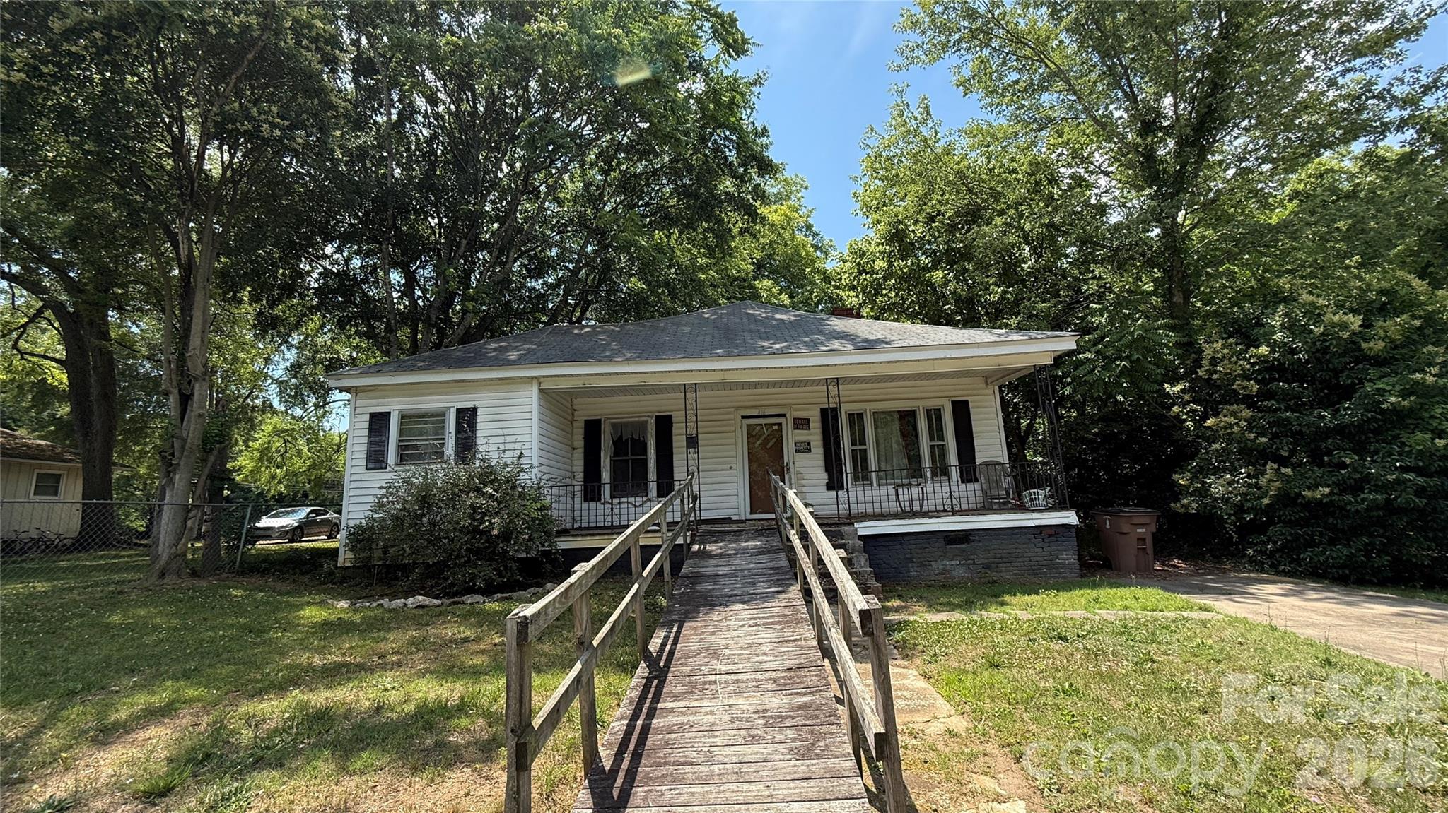 416 Martin Street