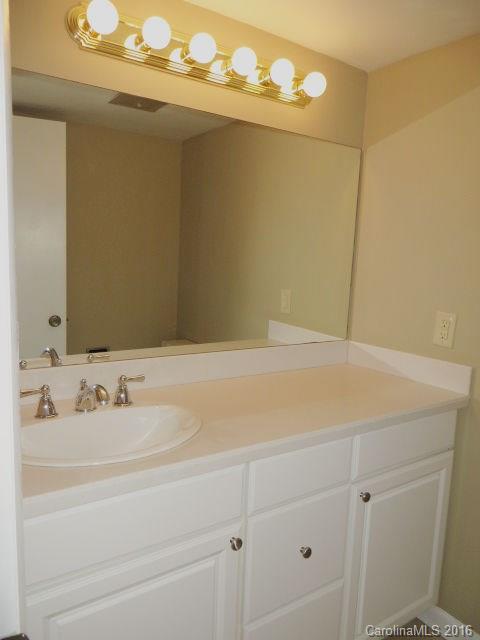 River Hills - Residential Lease