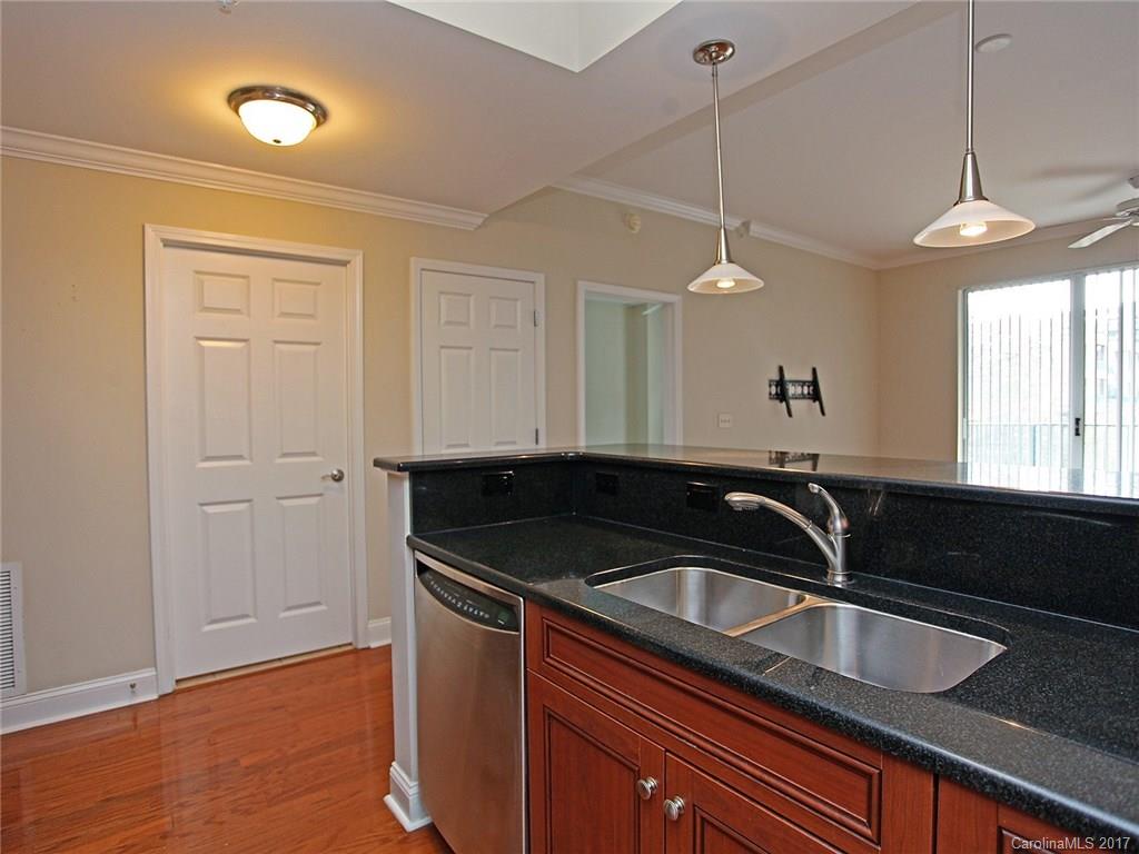 Fifth And Poplar - Residential