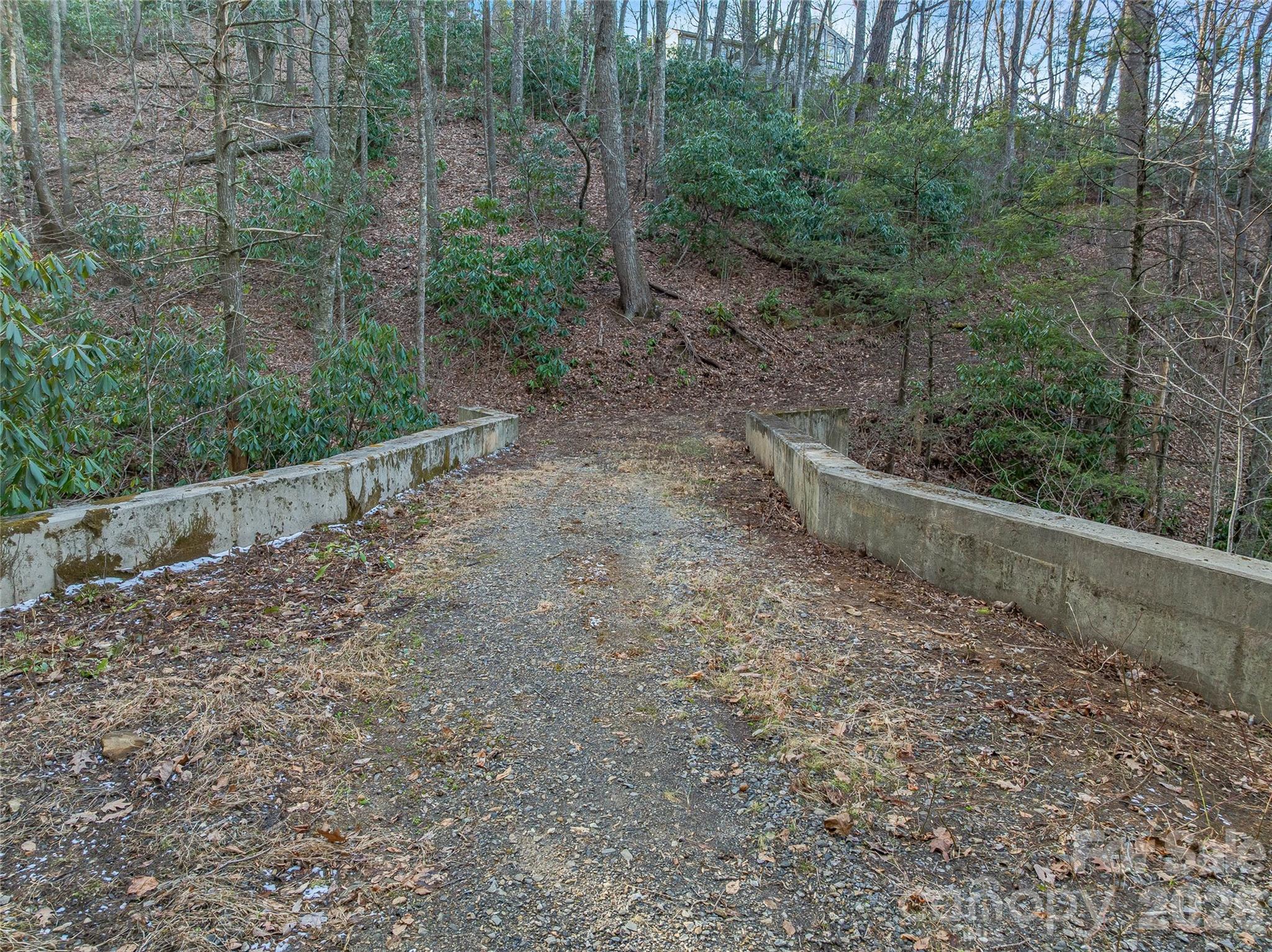 Alpine Mountain - Land