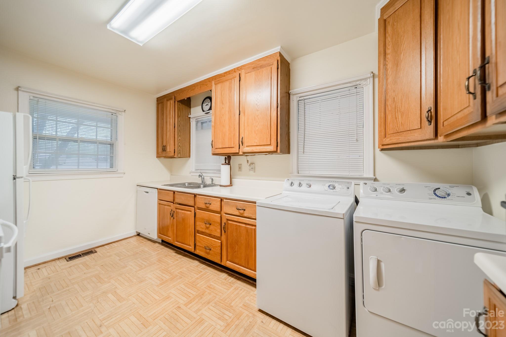 Colonial Village - Residential