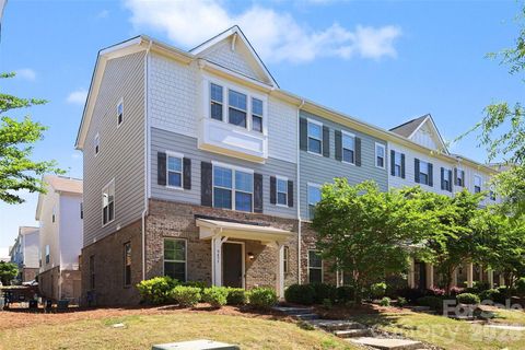Photo of 9431 Ainslie Downs Street, Charlotte, NC 28273 (MLS # 4372131)