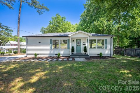 Photo of 445 Oakwood Avenue, Mooresville, NC 28115 (MLS # 4396857)